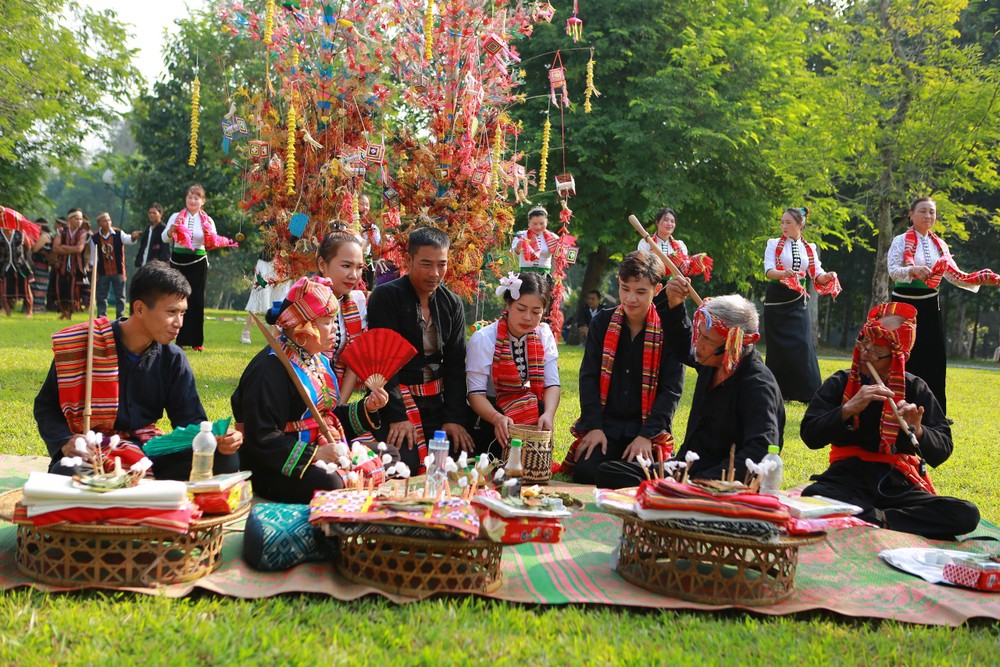 Đặc sắc “Ngày hội hoa Ban” tại Làng Văn hóa - Du lịch các dân tộc Việt Nam - Ảnh 1.