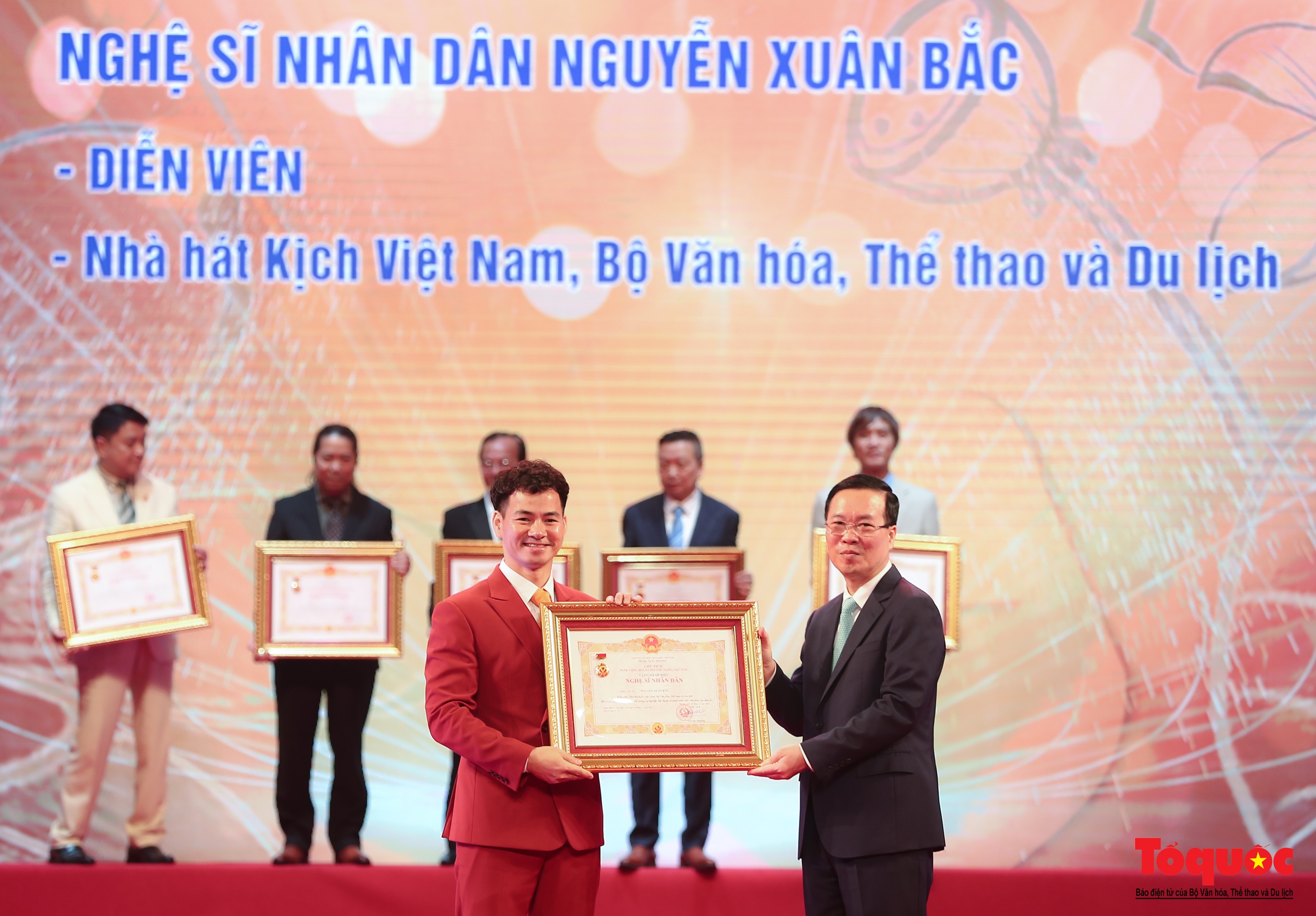 Toàn cảnh Lễ trao tặng danh hiệu Nghệ sĩ Nhân dân, Nghệ sĩ Ưu tú lần thứ 10 - Ảnh 9.