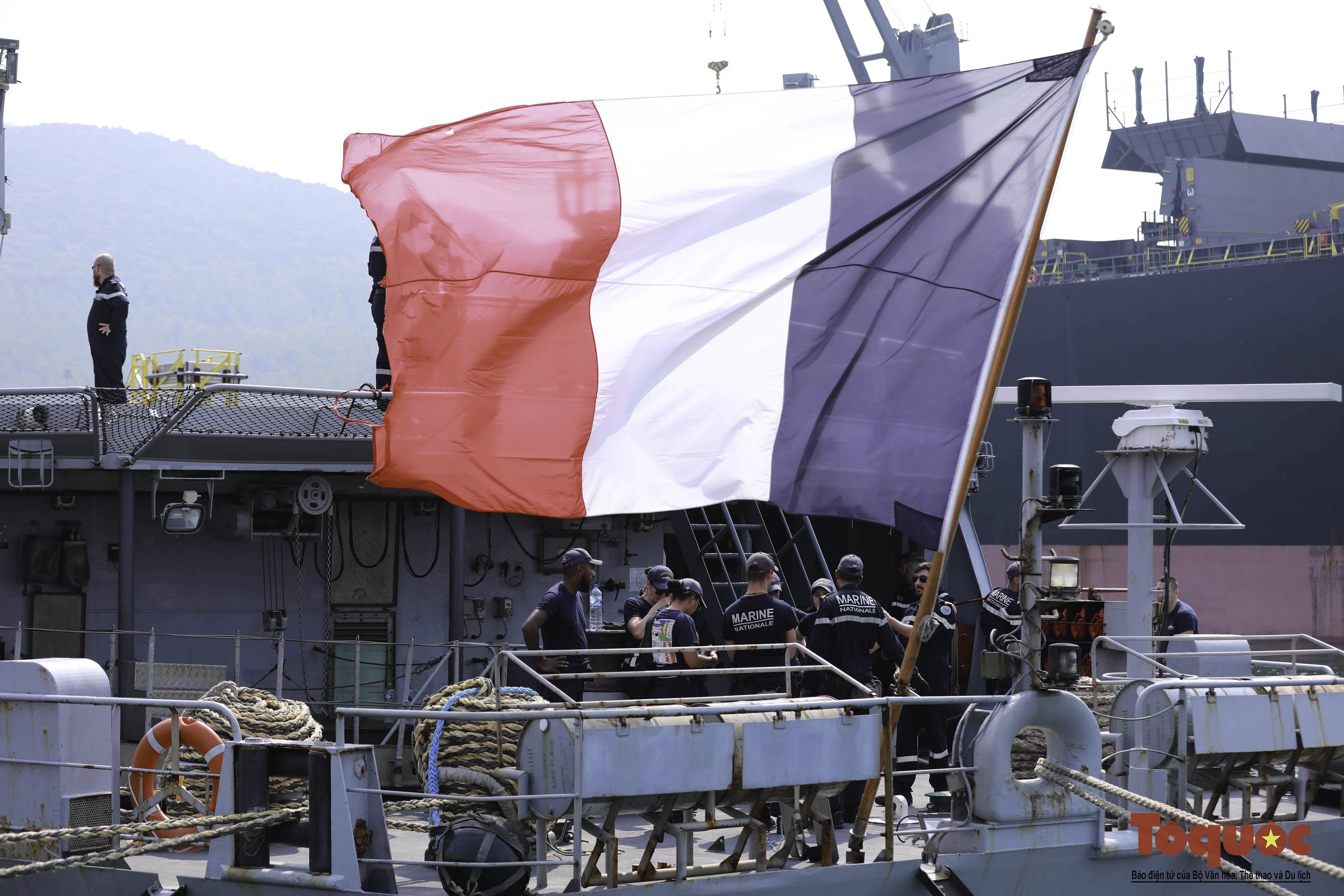 Hình ảnh tàu hải quân Pháp tới Đà Nẵng - Ảnh 14.