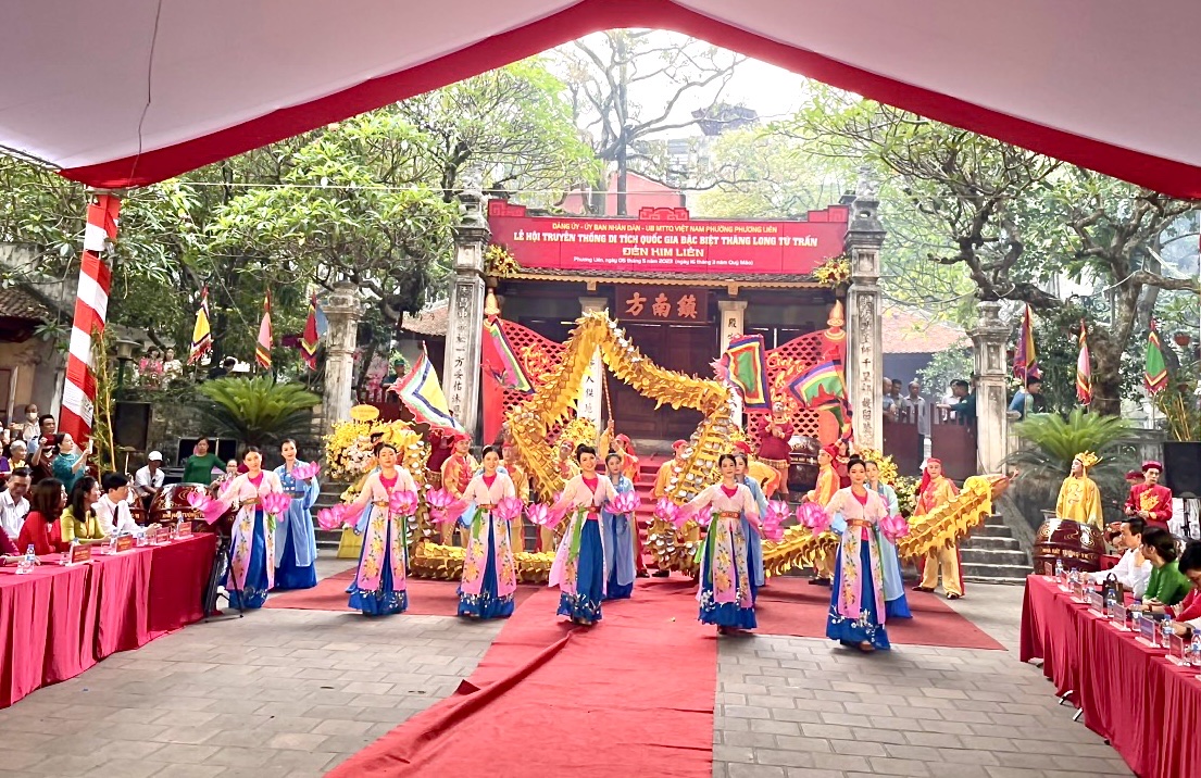 Hanoj: Podpora šíření úspěchů v budování kulturního prostředí - Foto 1. Hà Nội: Đẩy mạnh tuyên truyền kết quả đạt được trong xây dựng môi trường văn hóa - Ảnh 1.