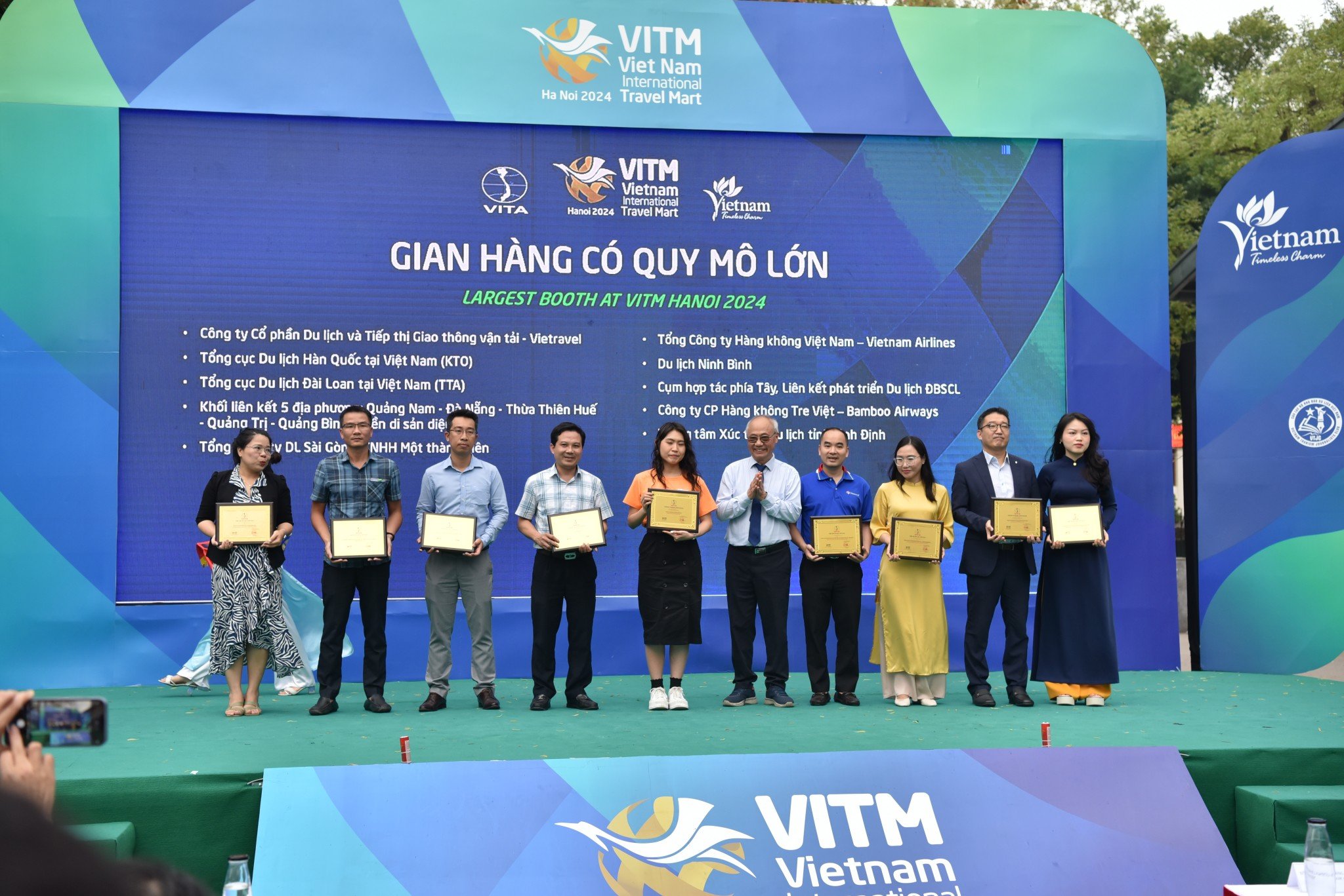 Bế mạc VITM Hà Nội 2024: Doanh nghiệp du lịch bội thu hàng chục tỷ đồng - Ảnh 2. Bế mạc VITM Hà Nội 2024: Doanh nghiệp du lịch bội thu hàng chục tỷ đồng - Ảnh 2.
