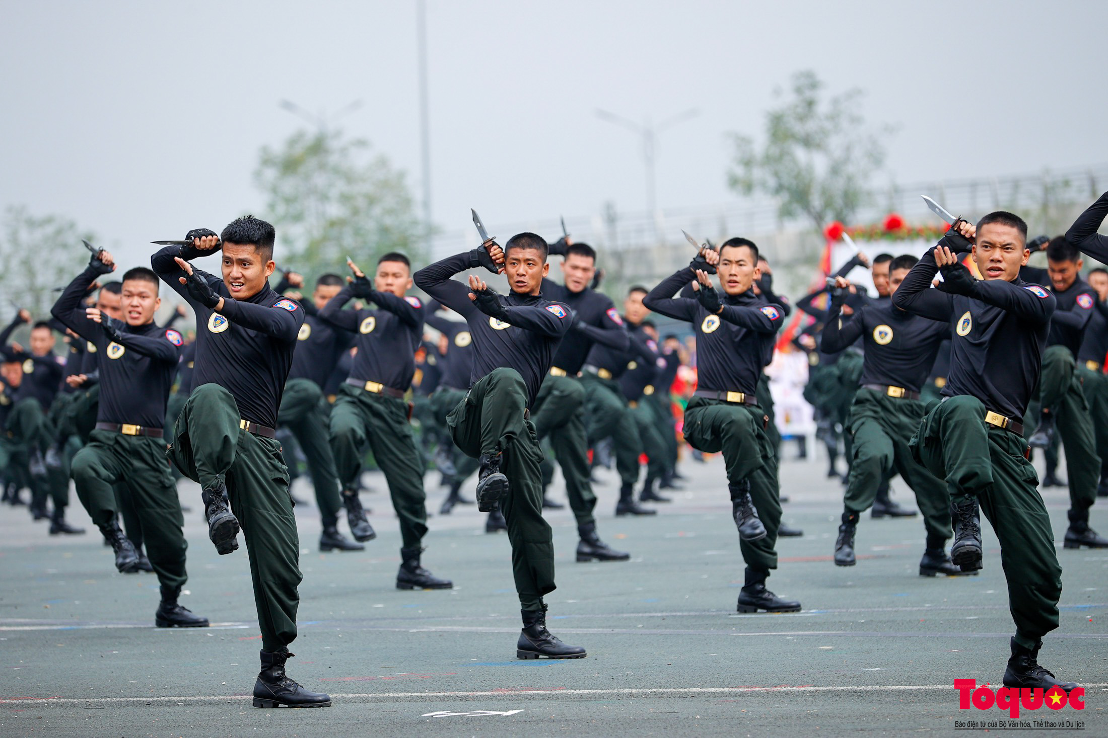 Chùm ảnh: Lễ kỷ niệm 50 năm Ngày truyền thống lực lượng Cảnh sát Cơ động - Ảnh 27.