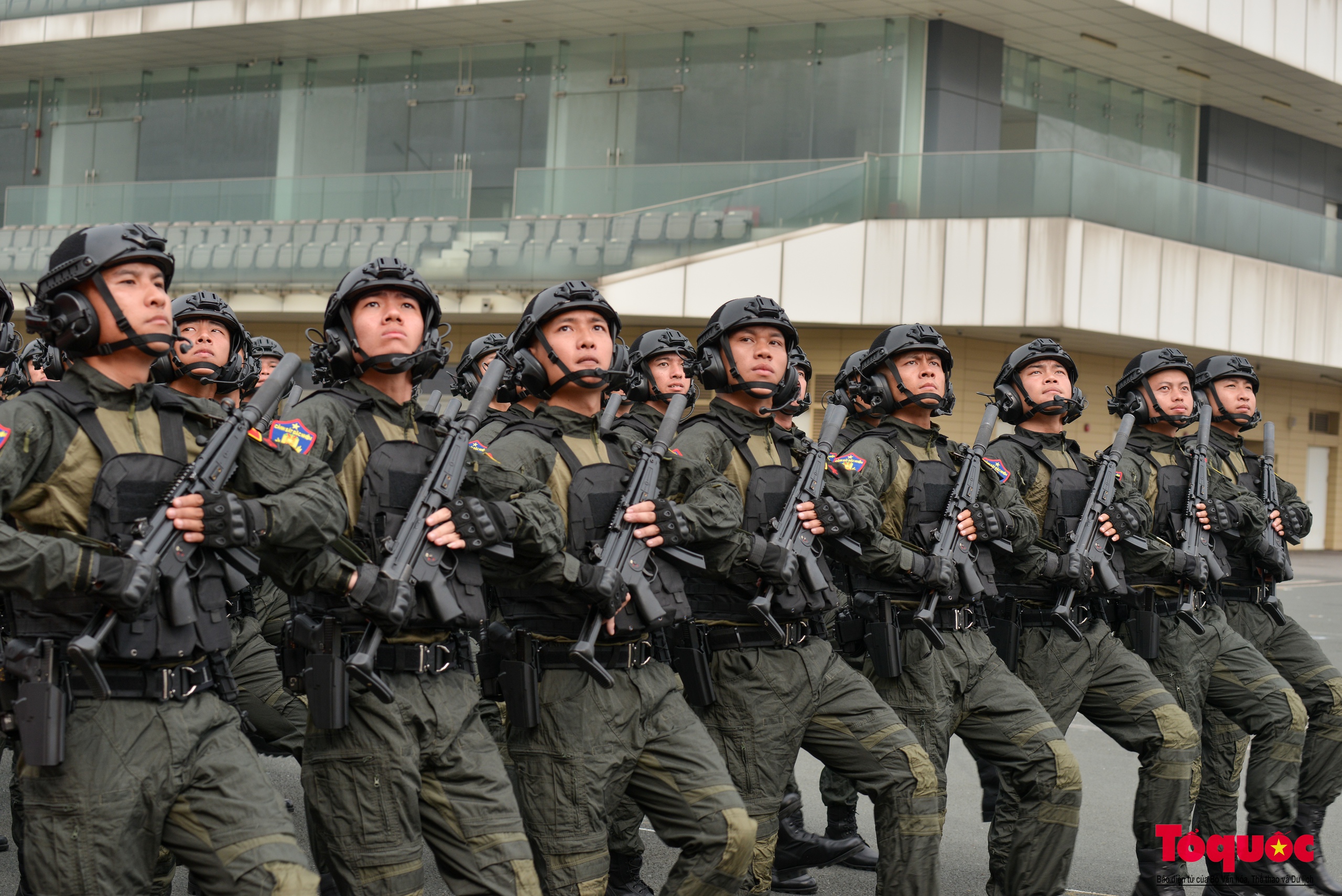 Chùm ảnh: Lễ kỷ niệm 50 năm Ngày truyền thống lực lượng Cảnh sát Cơ động - Ảnh 17.