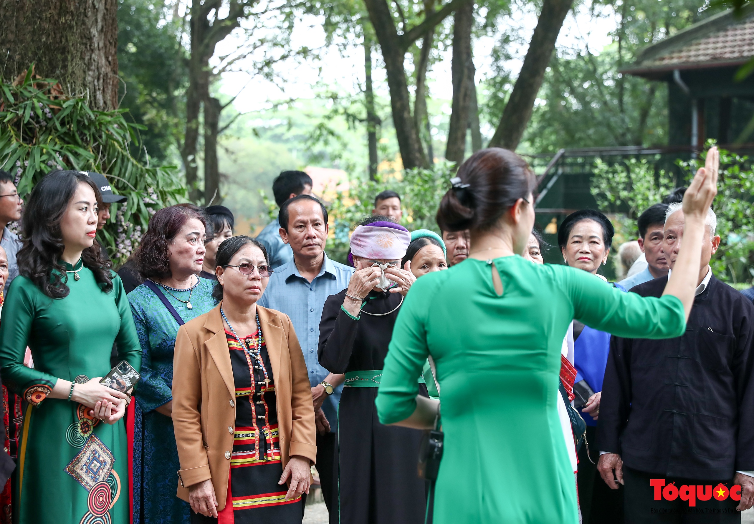 Đoàn đại biểu Già làng, Trưởng bản, Nghệ nhân các dân tộc Việt Nam báo công dâng Bác - Ảnh 14.