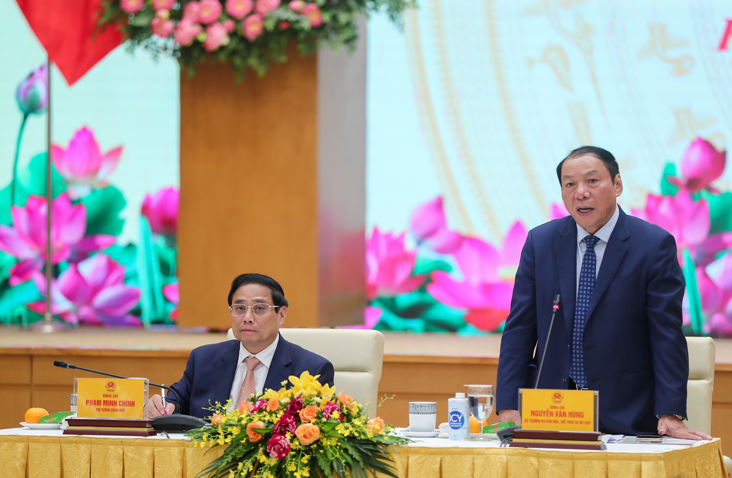 Thủ tướng Phạm Minh Chính gặp mặt các già làng, trưởng bản, nghệ nhân, người có uy tín - Ảnh 11.