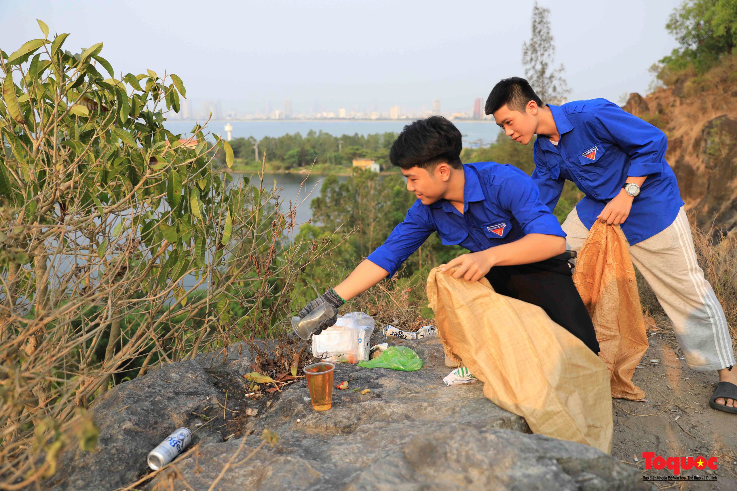 Hơn 700 người nhặt rác, kêu gọi cộng đồng chung tay xây dựng hình ảnh bán đảo Sơn Trà là “điểm đến du lịch Xanh” - Ảnh 7.