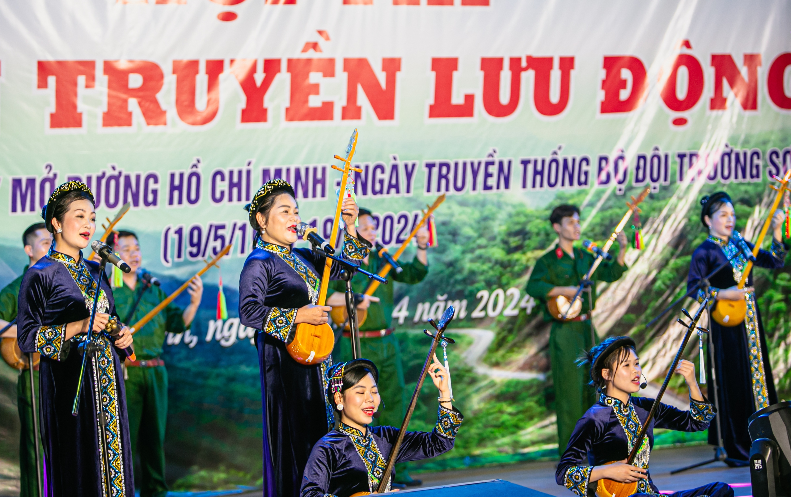 Hội thi tuyên truyền lưu động toàn quốc: Đường Hồ Chí Minh – Con đường huyền thoại - Ảnh 13.
