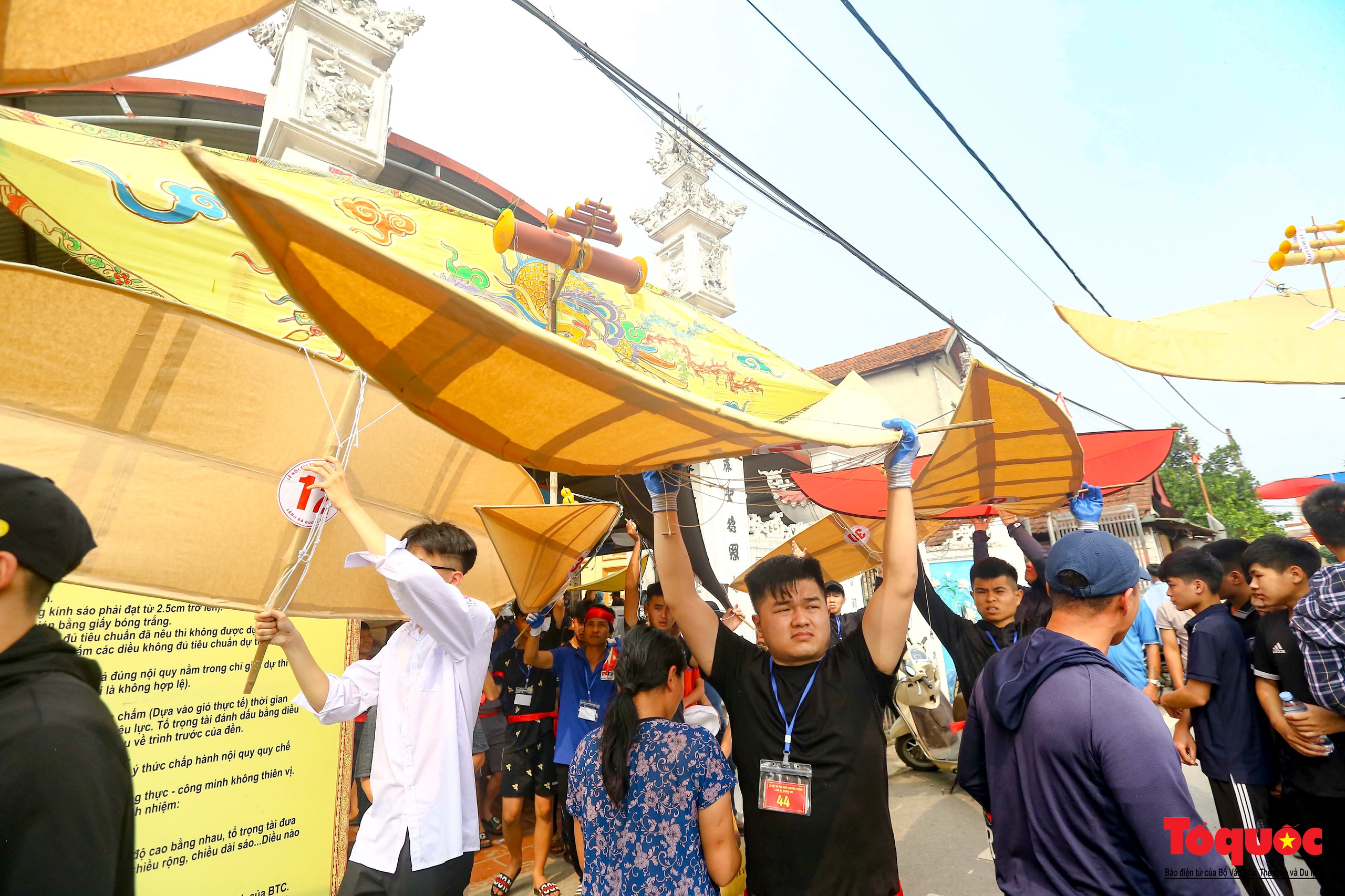 Màn thi đấu gay cấn tại lễ hội thi thả diều 'ngàn năm tuổi' ở làng Bá Dương Nội - Ảnh 11.