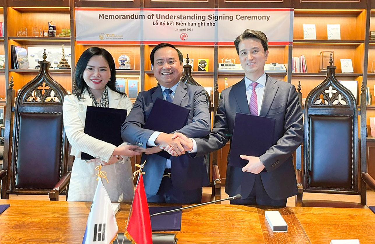 Tỉnh Quảng Trị và T&T Group hợp tác chuyển đổi năng lượng - tăng trưởng xanh với Tập đoàn SK (Hàn Quốc) - Ảnh 1.
