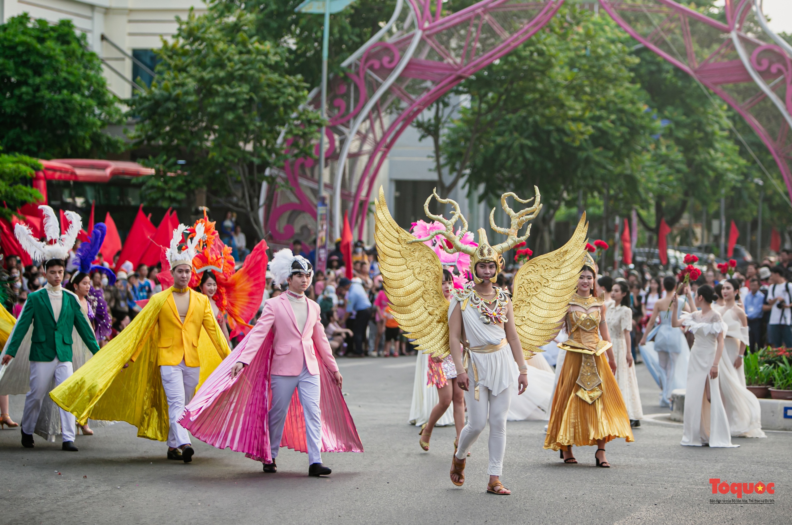 Quảng Bình: Đa sắc màu văn hóa ở lễ hội đường phố - Ảnh 8.