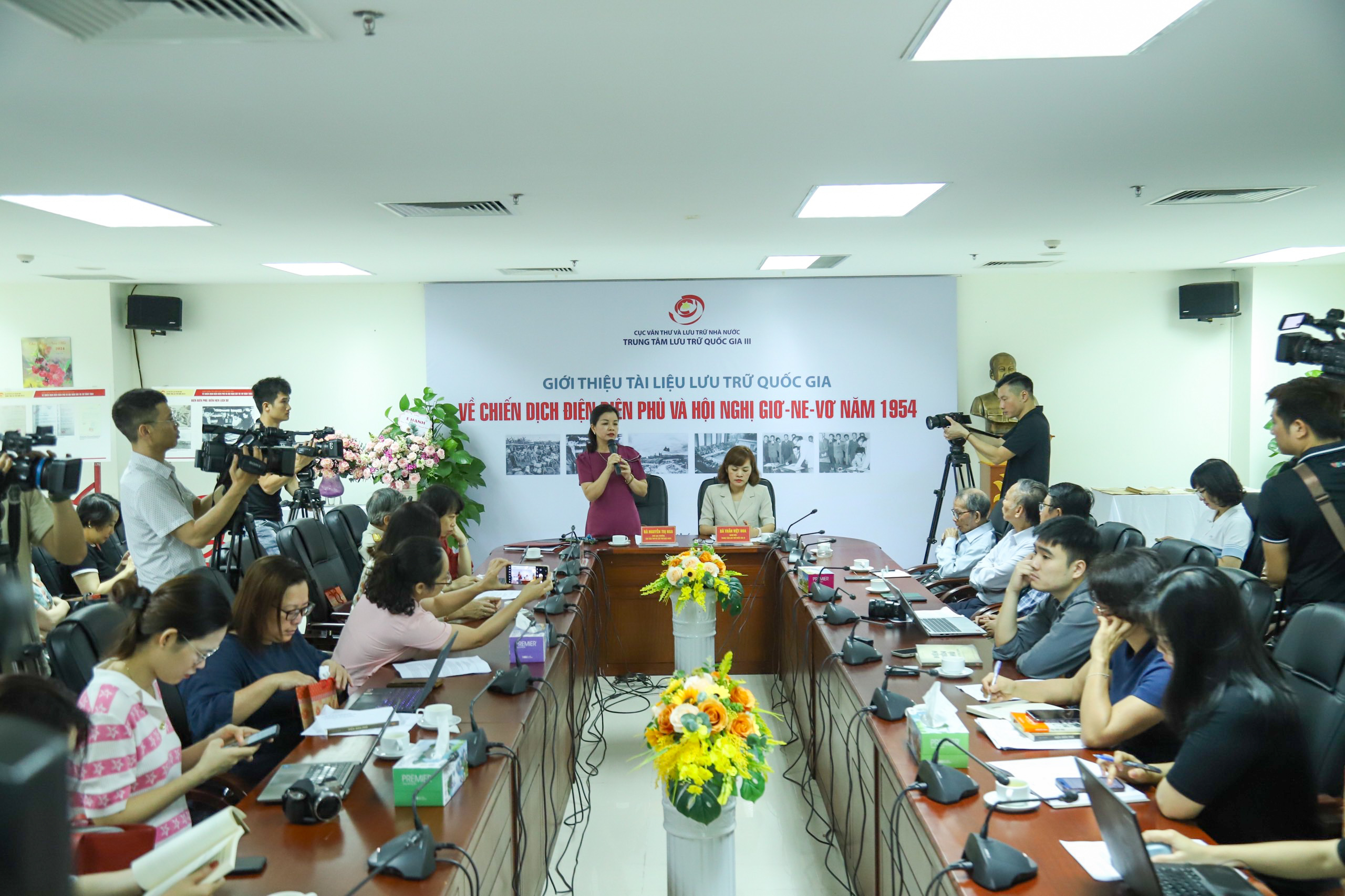 Upptäck värdefulla dokument om Dien Bien Phu-kampanjen - Foto 1. Khám phá những tài liệu quý về Chiến dịch Điện Biên Phủ - Ảnh 1.