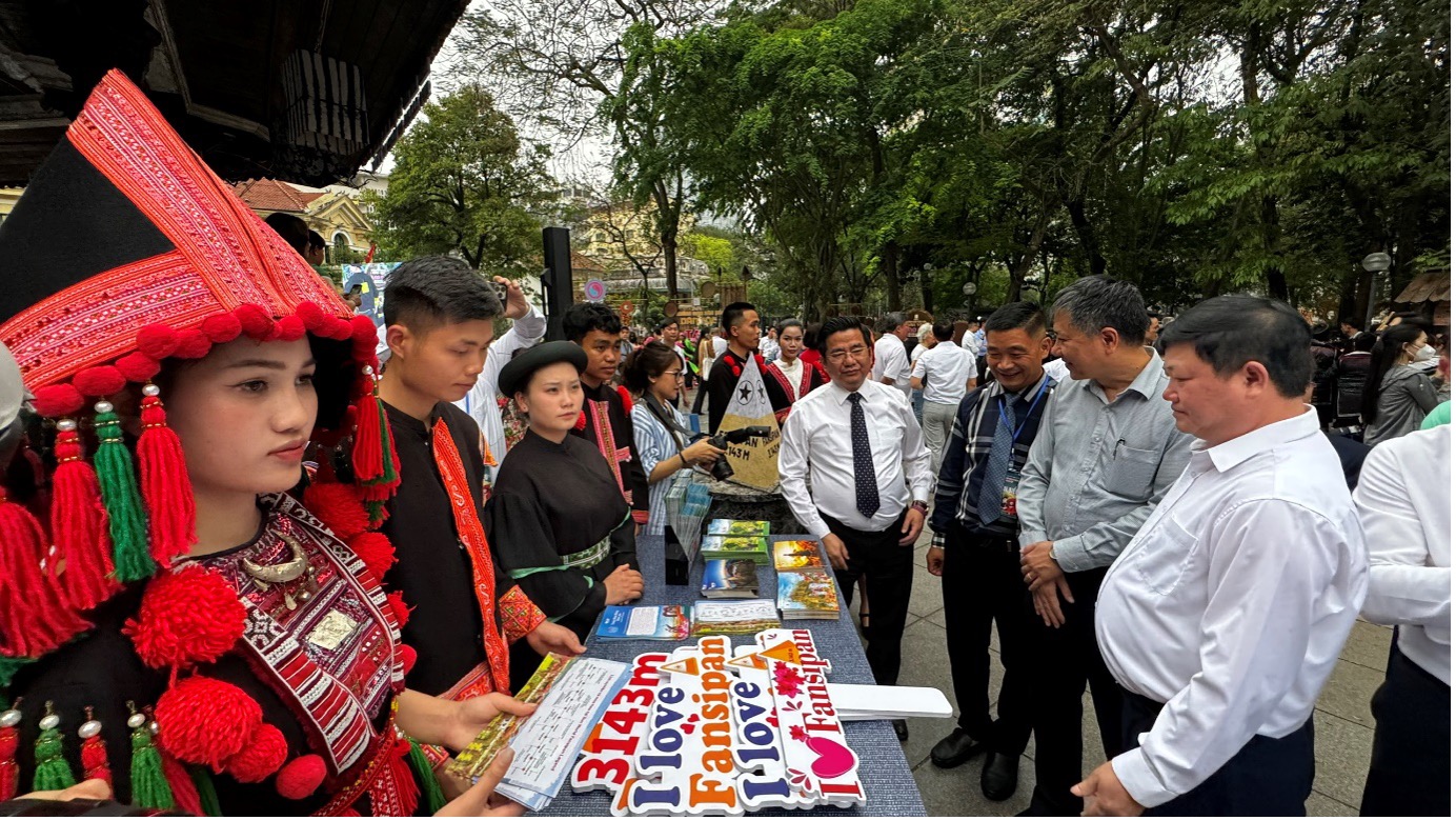 Du khách quốc tế thích thú trải nghiệm Ngày hội Sa Pa tại Hà Nội - Ảnh 14.