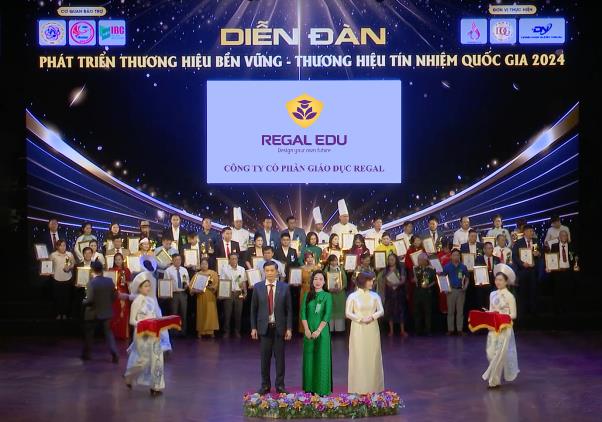 Phát triển doanh nghiệp  bền vững, Hệ thống Anh Ngữ Regal Edu Việt Nam vinh dự nhận giải thưởng “Top 10 thương hiệu phát triển bền vững quốc gia 2024” - Ảnh 1.