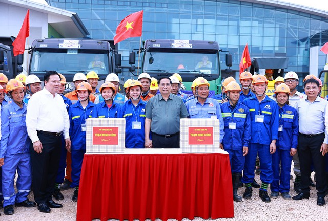 Thủ tướng phát lệnh khởi công mở rộng nhà ga T2 sân bay Nội Bài - Ảnh 4.