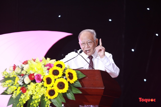 Xúc động, tự hào lắng nghe những “Giai điệu tháng 5” - Ảnh 2. Xúc động, tự hào lắng nghe những “Giai điệu tháng 5” - Ảnh 2.