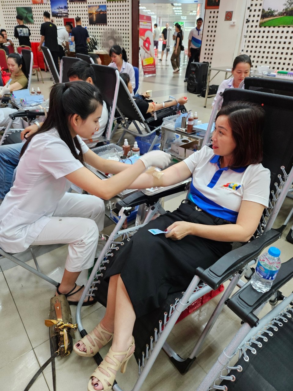 Tưng bừng Ngày hội hiến máu nhân đạo SCTV KV TP. Hà Nội năm 2024 - Ảnh 6.