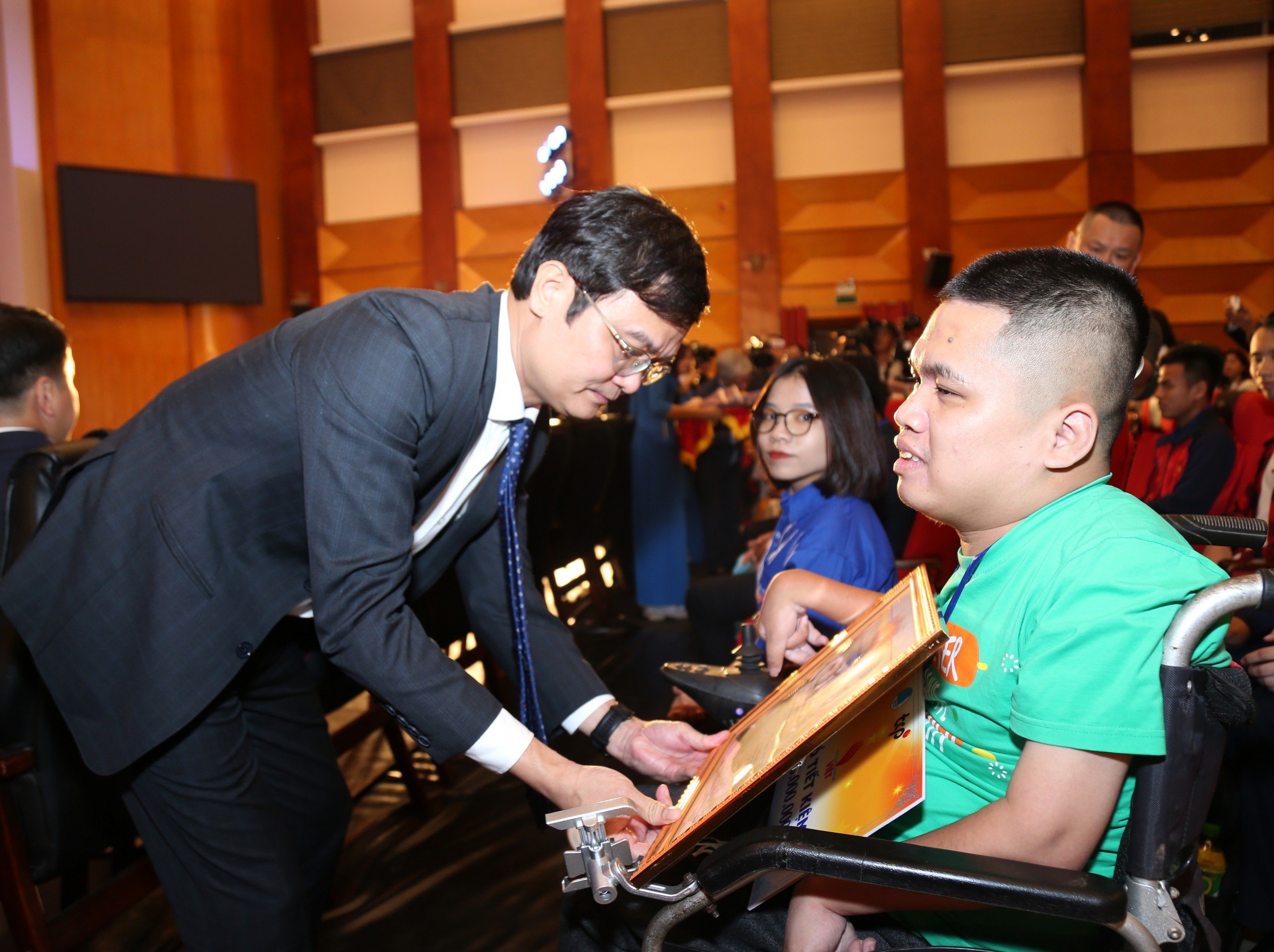 50 anak muda berprestasi penyandang disabilitas akan diberi penghargaan pada tahun 2024 - Foto 2. Sẽ vinh danh 50 gương thanh niên khuyết tật tiêu biểu năm 2024 - Ảnh 2.