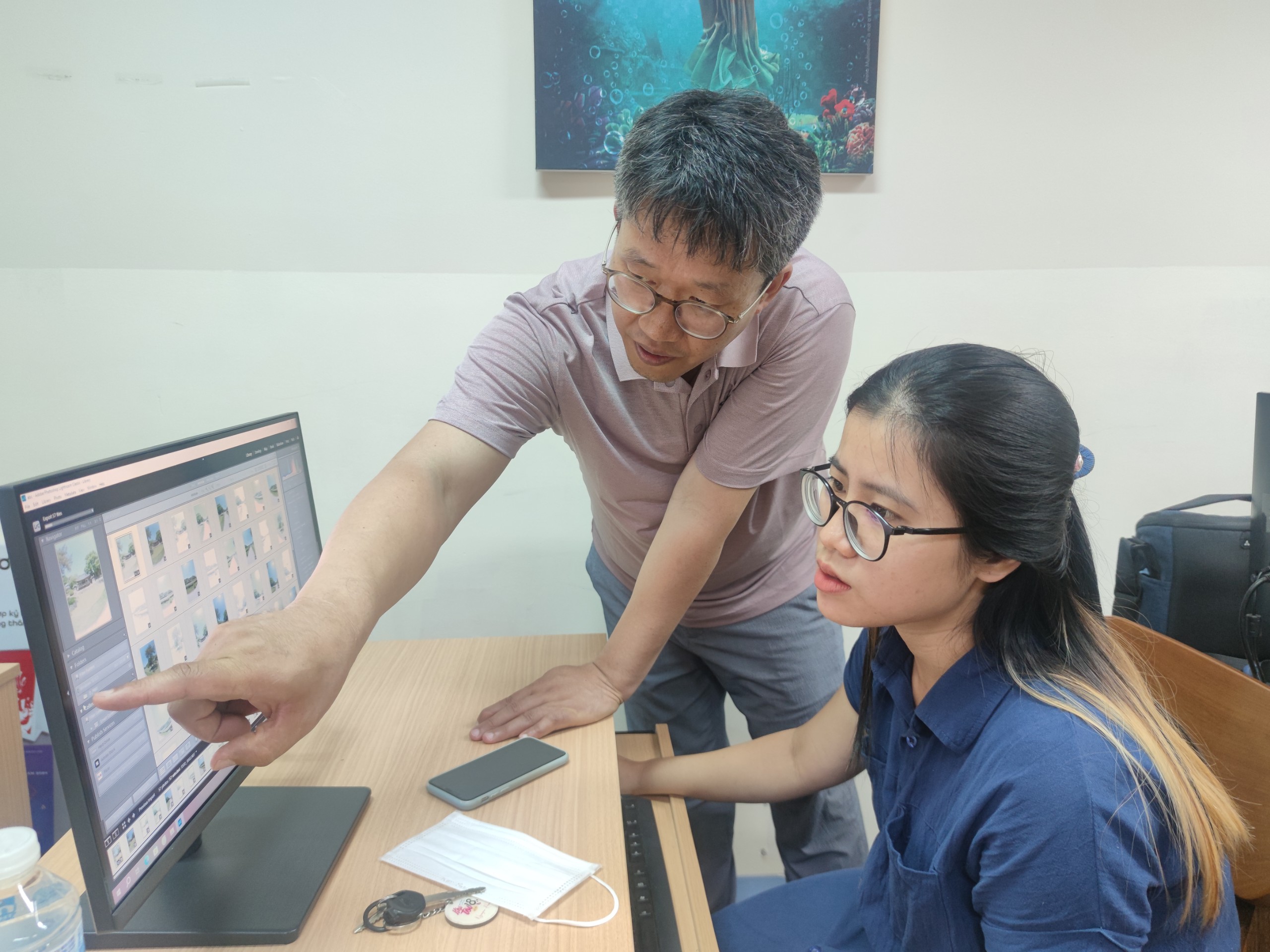 Latihan percuma dalam teknologi budaya untuk ramai pelajar di Thua Thien Hue - Foto 2. Đào tạo miễn phí công nghệ văn hóa cho nhiều học viên tại Thừa Thiên Huế - Ảnh 2.