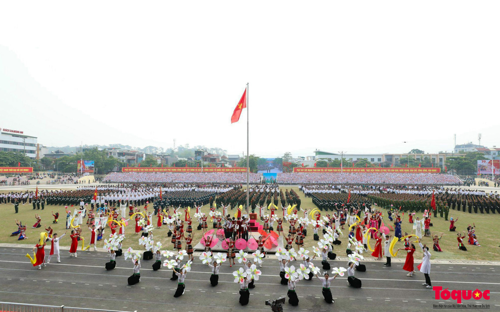 Toàn cảnh sơ duyệt Lễ diễu binh kỷ niệm 70 năm chiến thắng Điện Biên Phủ - Ảnh 1.