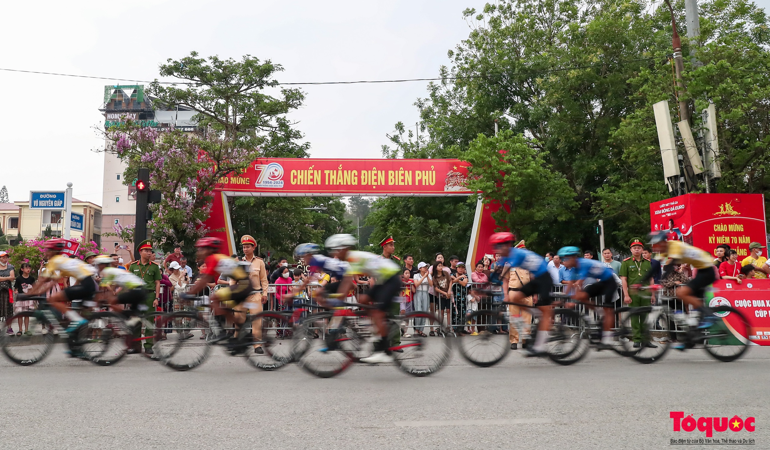 Giải đua xe đạp Về Điện Biên Phủ 2024: Tay đua trẻ Phạm Lê Xuân Lộc lập siêu kỉ lục chung cuộc - Ảnh 2.