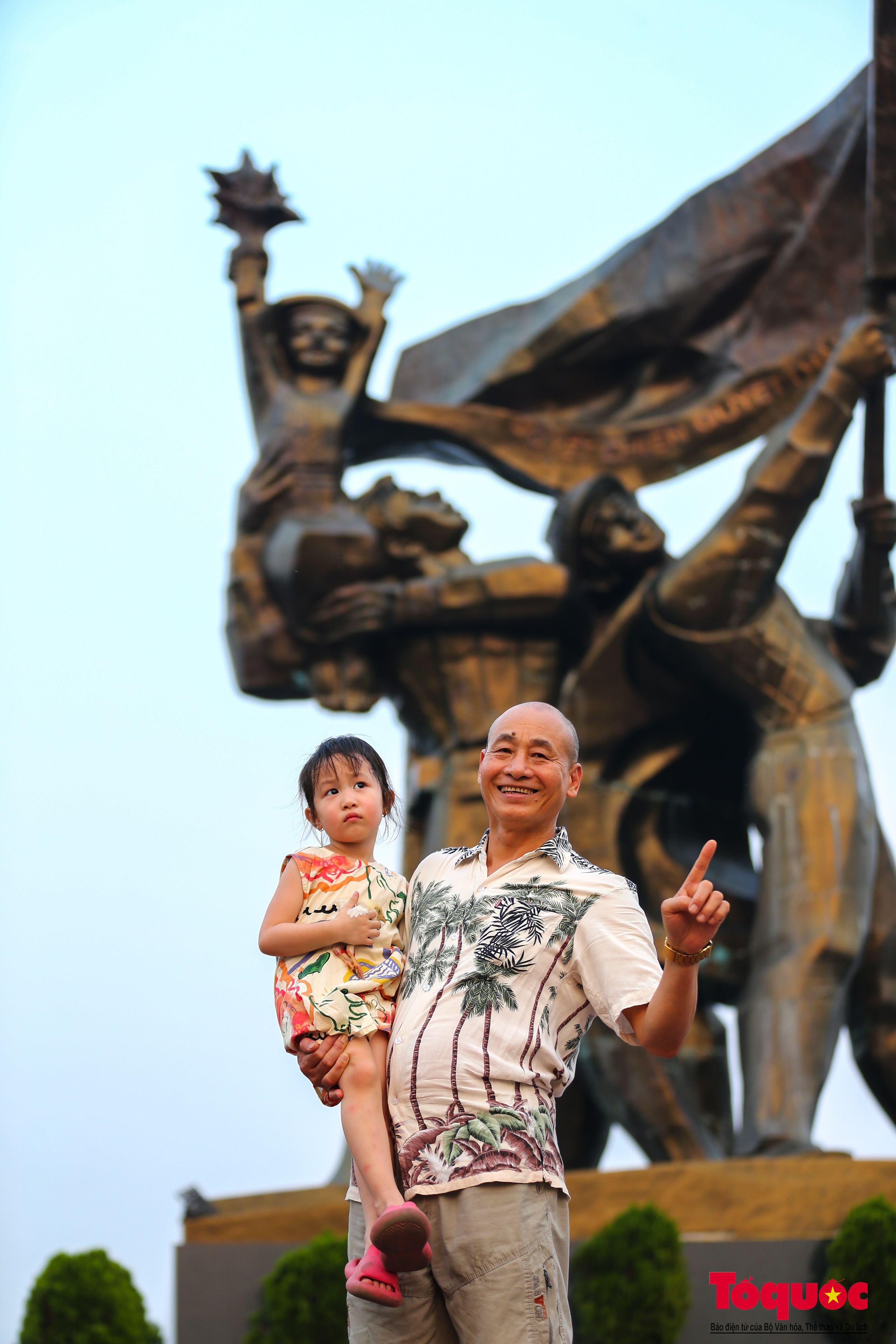 Gặp cô bé được chọn làm &quot;bé gái tượng đài&quot; trong lễ kỷ niệm 70 năm Chiến thắng Điện Biên Phủ - Ảnh 8.