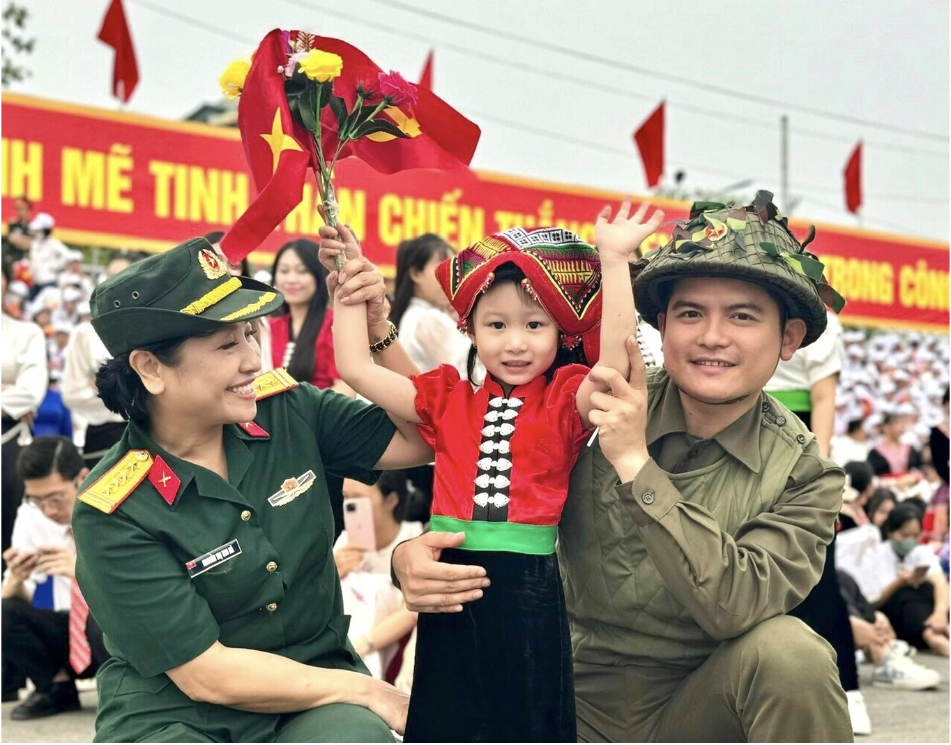 Gặp cô bé được chọn làm &quot;bé gái tượng đài&quot; trong lễ kỷ niệm 70 năm Chiến thắng Điện Biên Phủ - Ảnh 5.