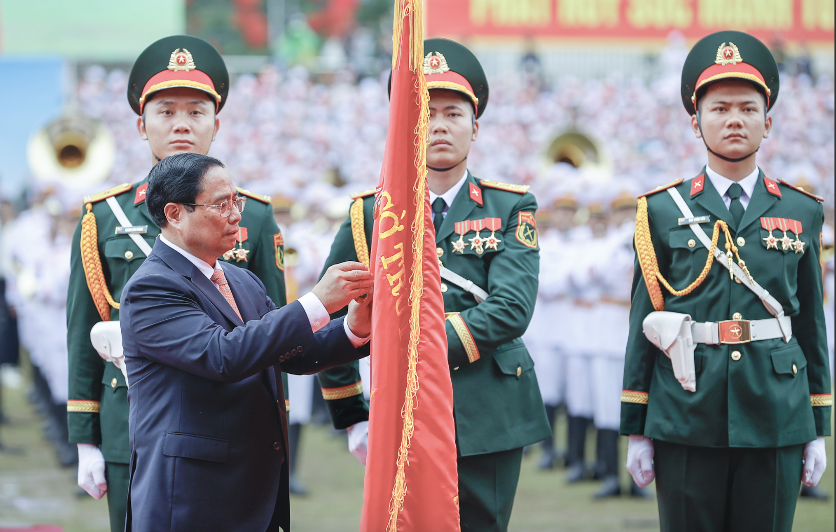 Chùm ảnh ấn tượng tại lễ diễu binh, diễu hành mừng đại lễ 7/5 - Ảnh 6.