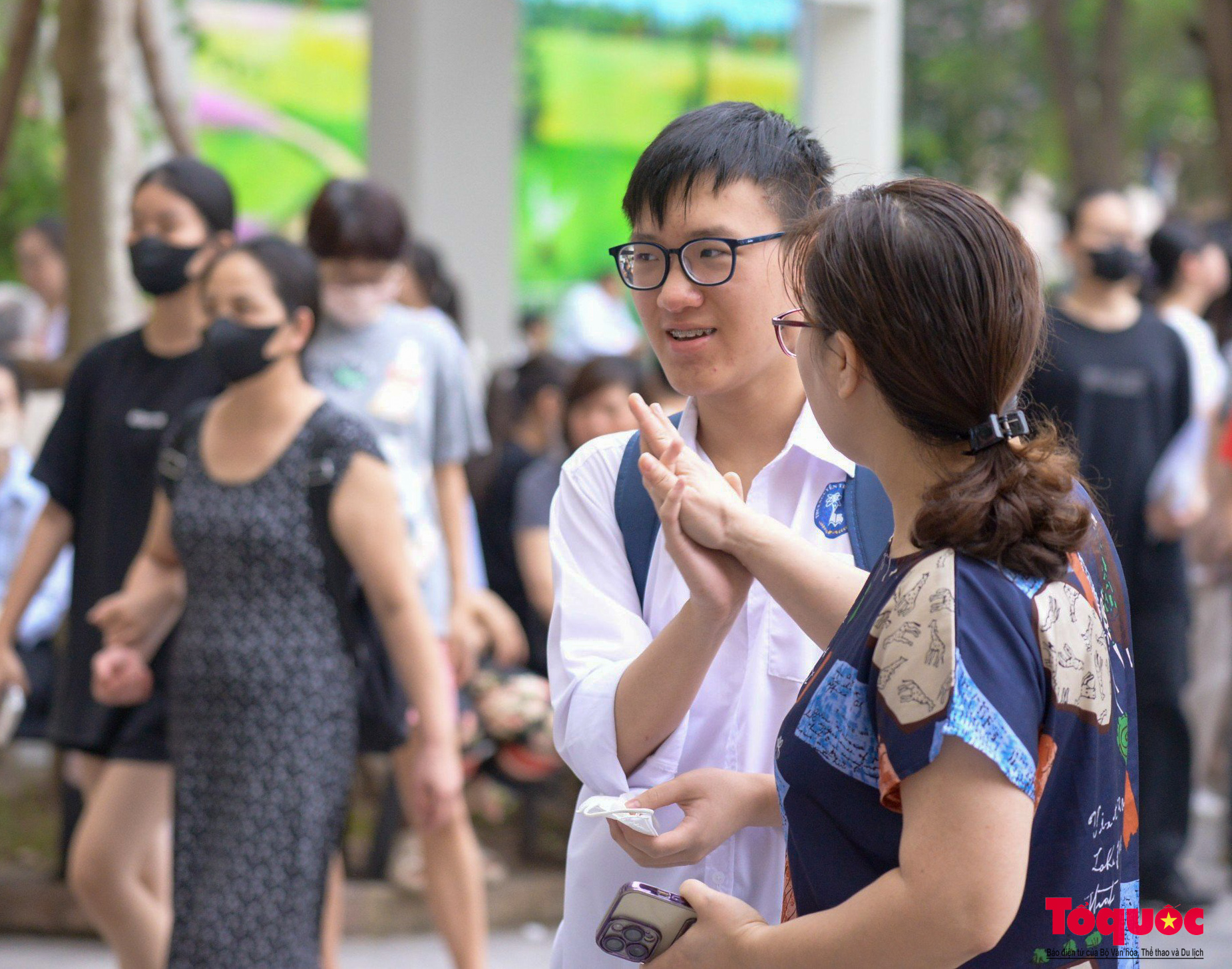 Hơn 3000 thí sinh đầu tiên ở Hà Nội tranh suất vào lớp 10 chuyên năm 2024 - Ảnh 9.
