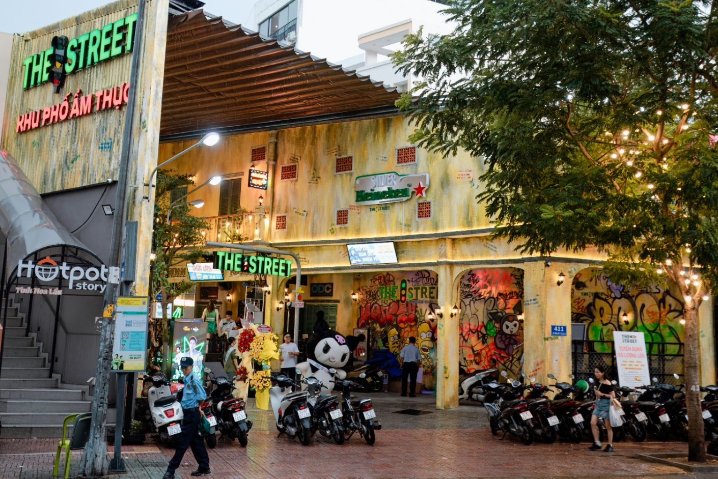 Tưng bừng tuần lễ khai trương tại The Street Lê Văn Sỹ, bùng nổ cùng Heineken và ngôi sao The Mask Singer - Ảnh 1.