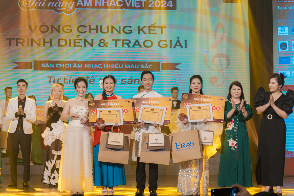 Ba thí sinh xuất sắc giành Quán quân cuộc thi Tài năng âm nhạc Việt 2024 - Ảnh 5.