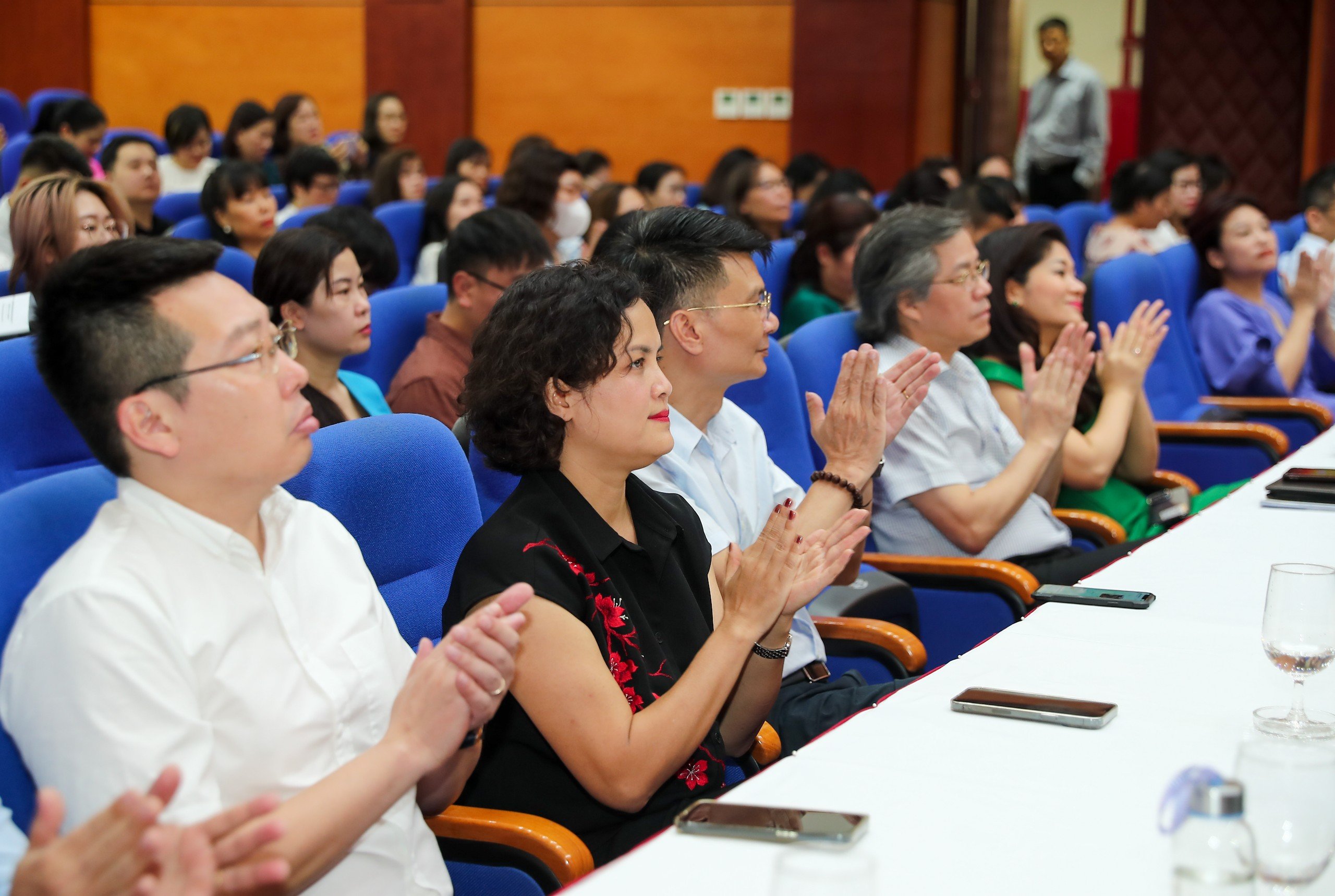 การพัฒนาประสิทธิผลการทำงานสื่อสารวัฒนธรรม กีฬา และการท่องเที่ยว - ภาพที่ 4. Nâng cao hiệu quả công tác truyền thông VHTTDL - Ảnh 4.