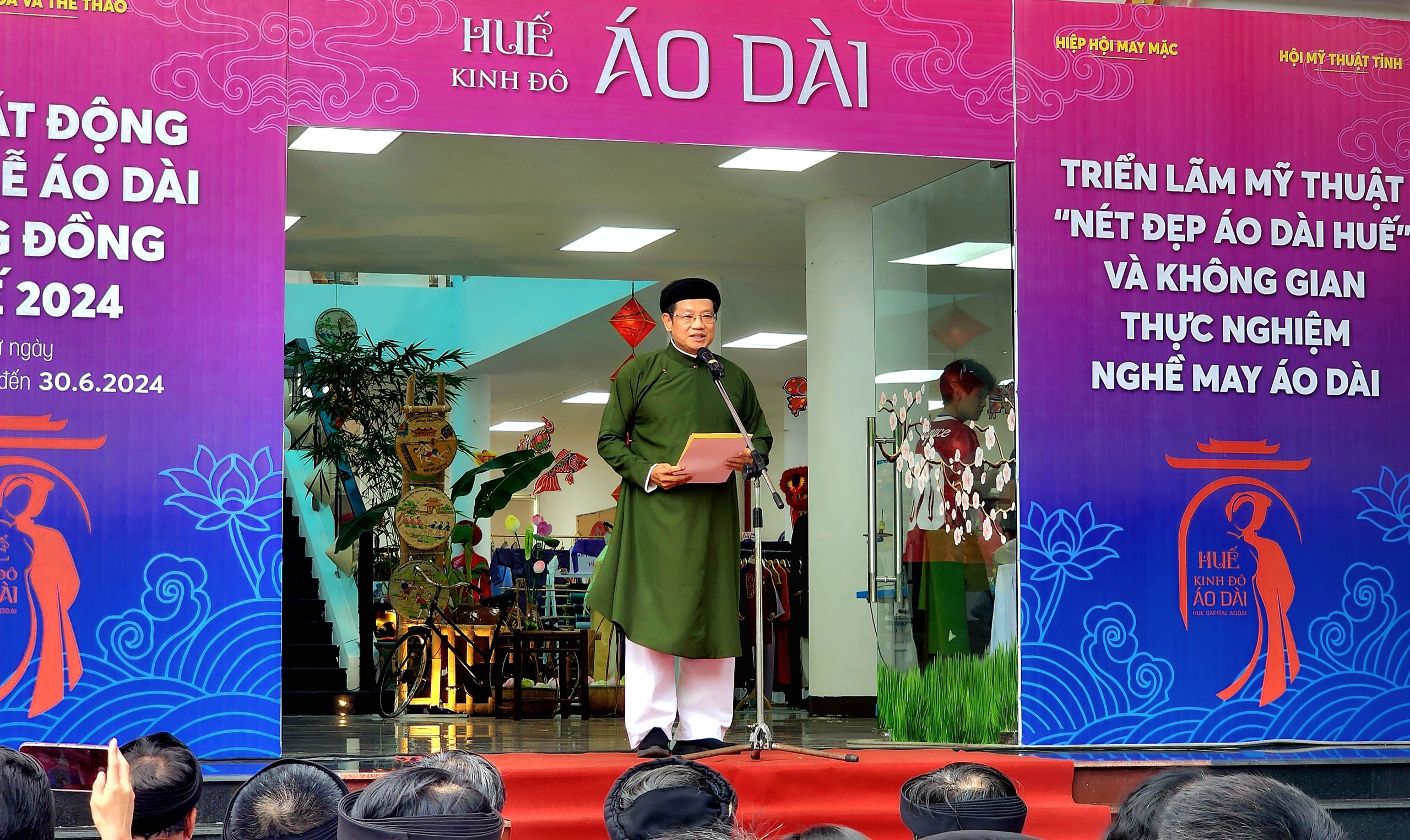Phát động Tuần lễ Áo dài cộng đồng Huế năm 2024 - Ảnh 4. Phát động Tuần lễ Áo dài cộng đồng Huế năm 2024 - Ảnh 4.