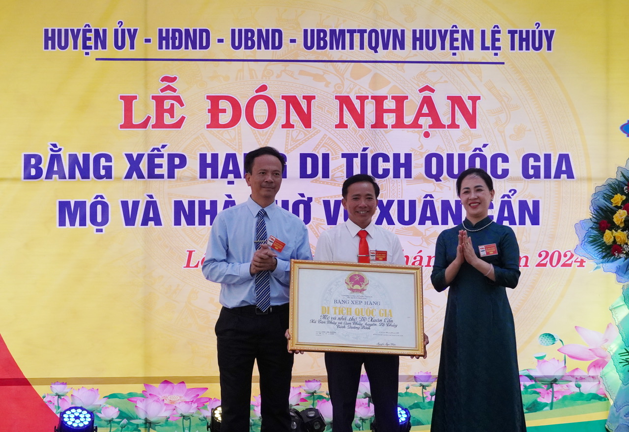 Vo Xuan Can - mandarin yang dihormati oleh empat raja - Foto 2. Võ Xuân Cẩn -  vị quan được 4 triều vua trọng dụng - Ảnh 2.