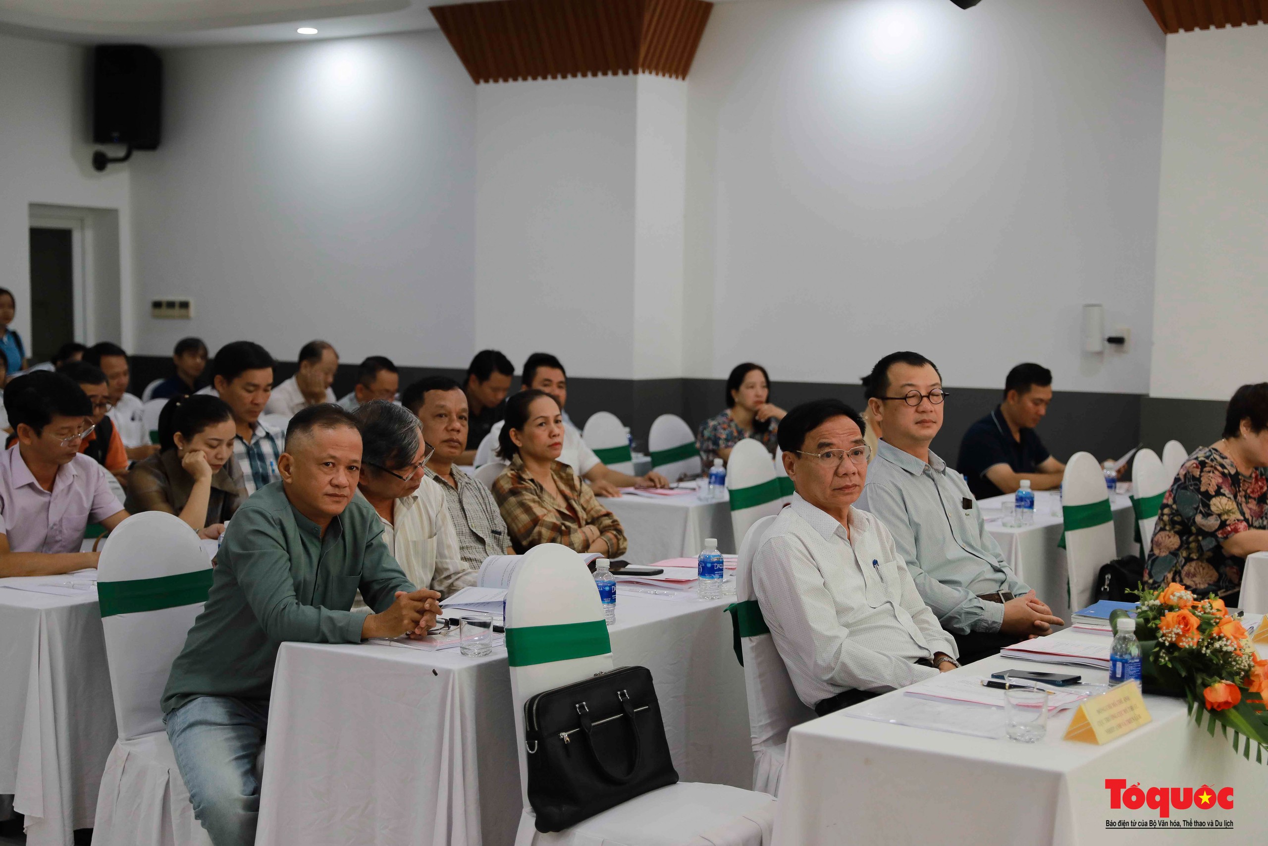 Pelatihan manajemen negara seni rupa, fotografi dan pameran di wilayah Tengah - Foto 3. Tập huấn công tác quản lý nhà nước về mỹ thuật, nhiếp ảnh và triển lãm tại miền Trung - Ảnh 3.