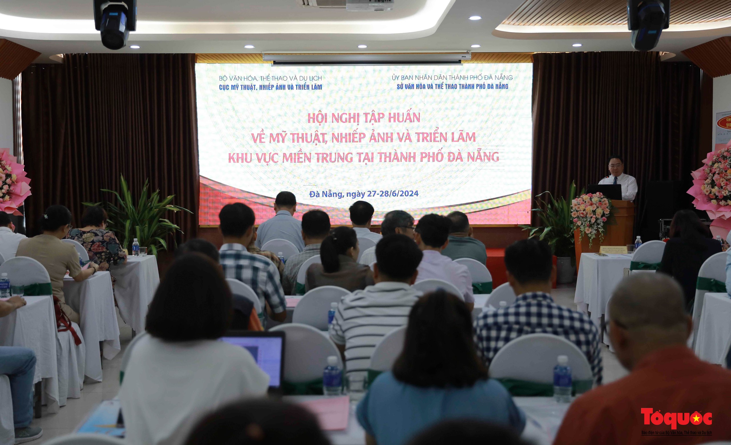 Pelatihan manajemen negara seni rupa, fotografi dan pameran di wilayah Tengah - Foto 1. Tập huấn công tác quản lý nhà nước về mỹ thuật, nhiếp ảnh và triển lãm tại miền Trung - Ảnh 1.