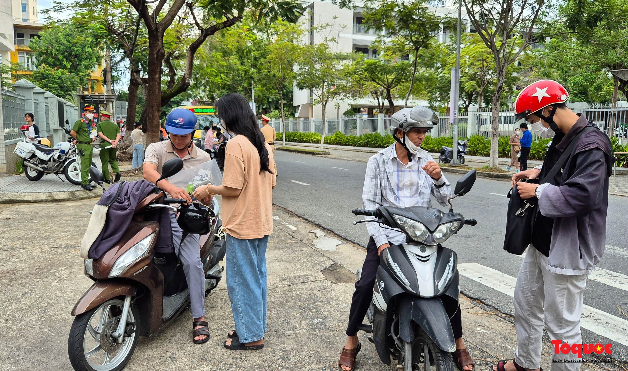 Hơn 13.000 thí sinh ở Đà Nẵng bước vào kỳ thi tốt nghiệp THPT 2024 - Ảnh 2.