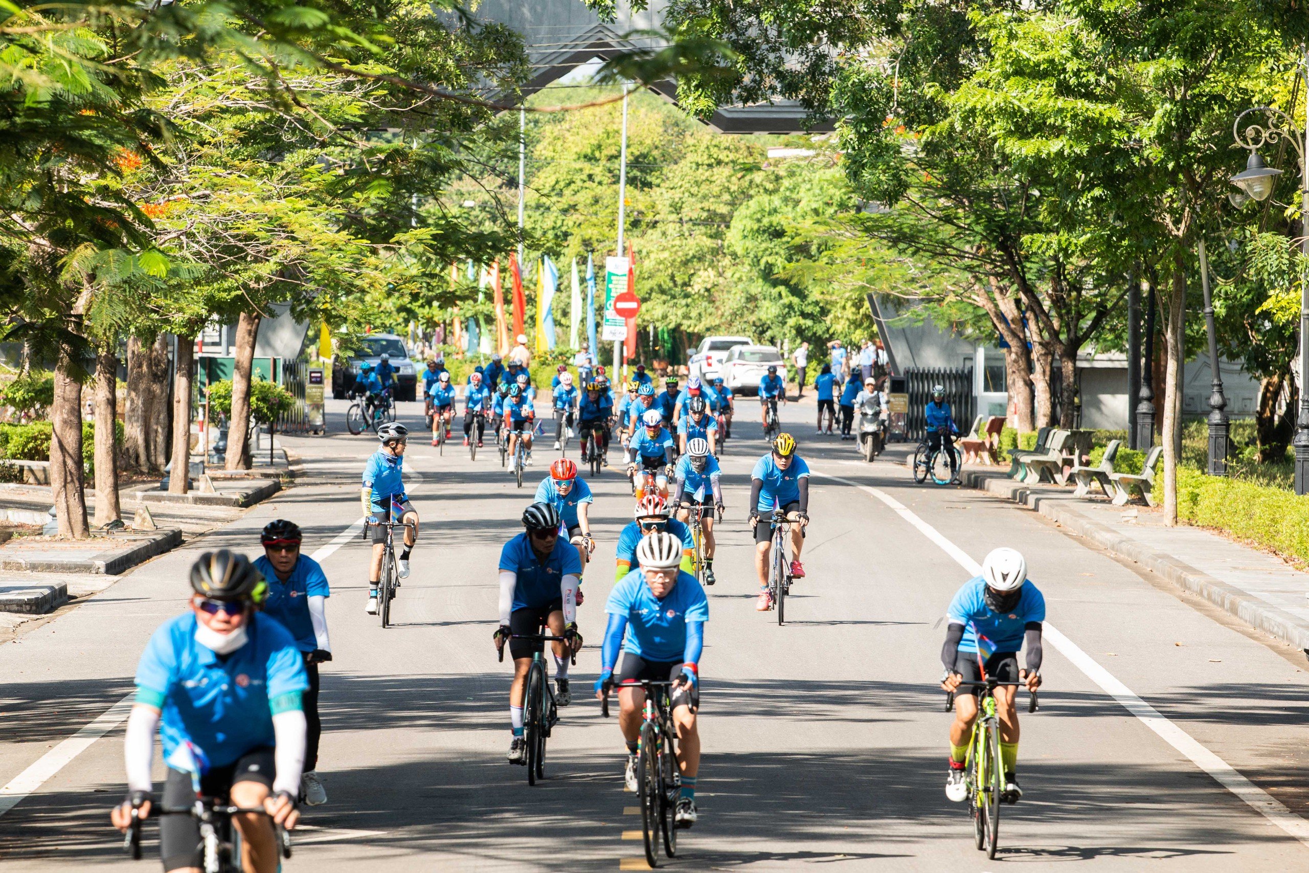Khai mạc ngày hội đạp xe tôn vinh những giá trị hòa bình - Ảnh 10.