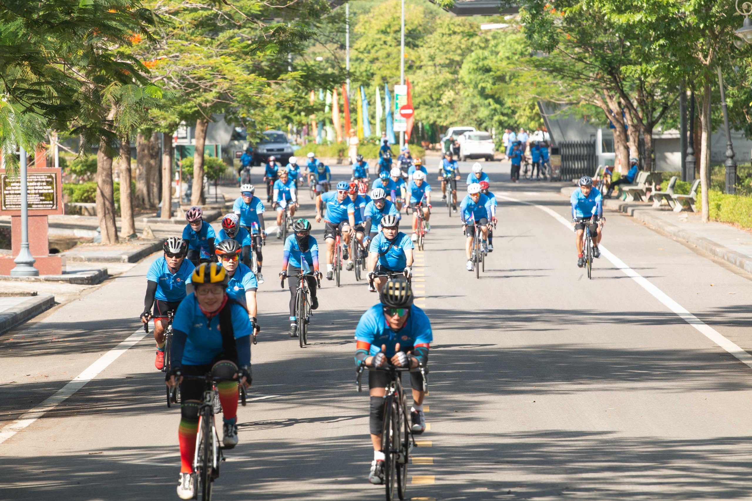 Khai mạc ngày hội đạp xe tôn vinh những giá trị hòa bình - Ảnh 18.