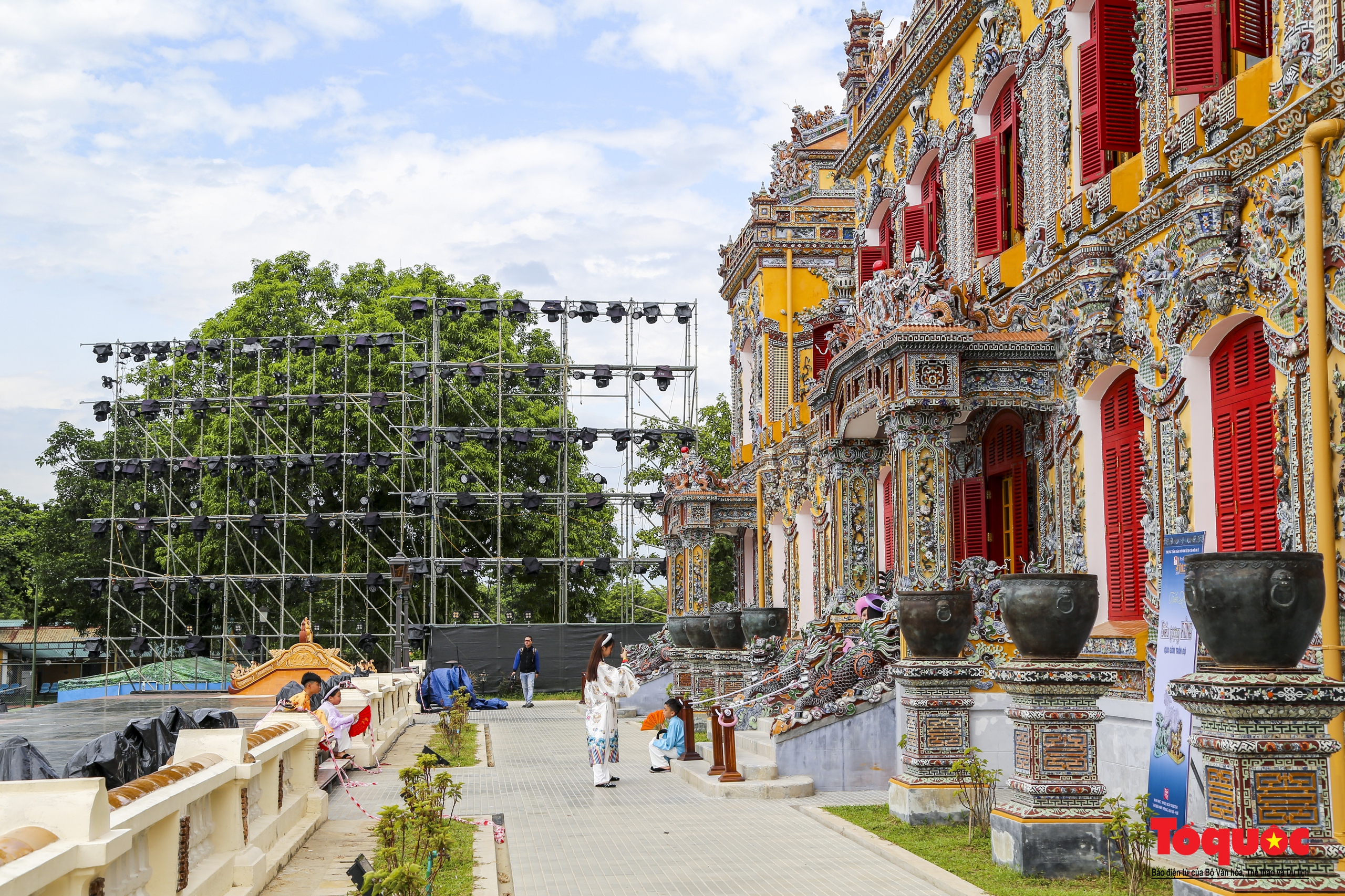 Lộ diện sân khấu khai mạc Tuần lễ Festival Huế tại cung điện đẹp bậc nhất triều Nguyễn - Ảnh 2.