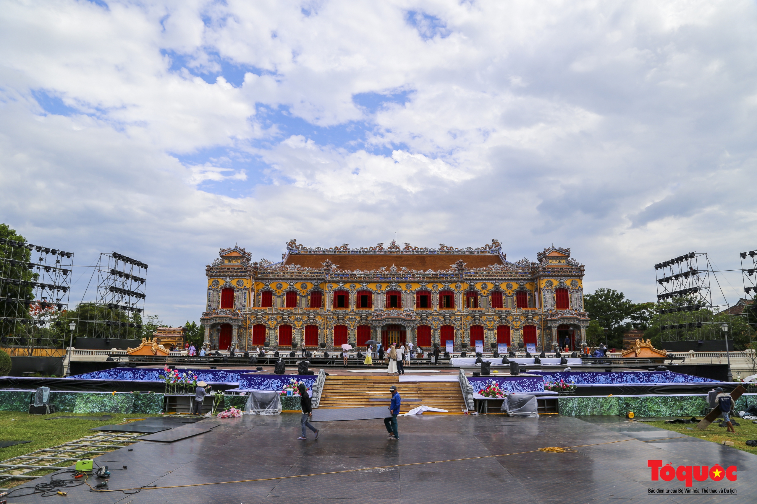 Lộ diện sân khấu khai mạc Tuần lễ Festival Huế tại cung điện đẹp bậc nhất triều Nguyễn - Ảnh 1.