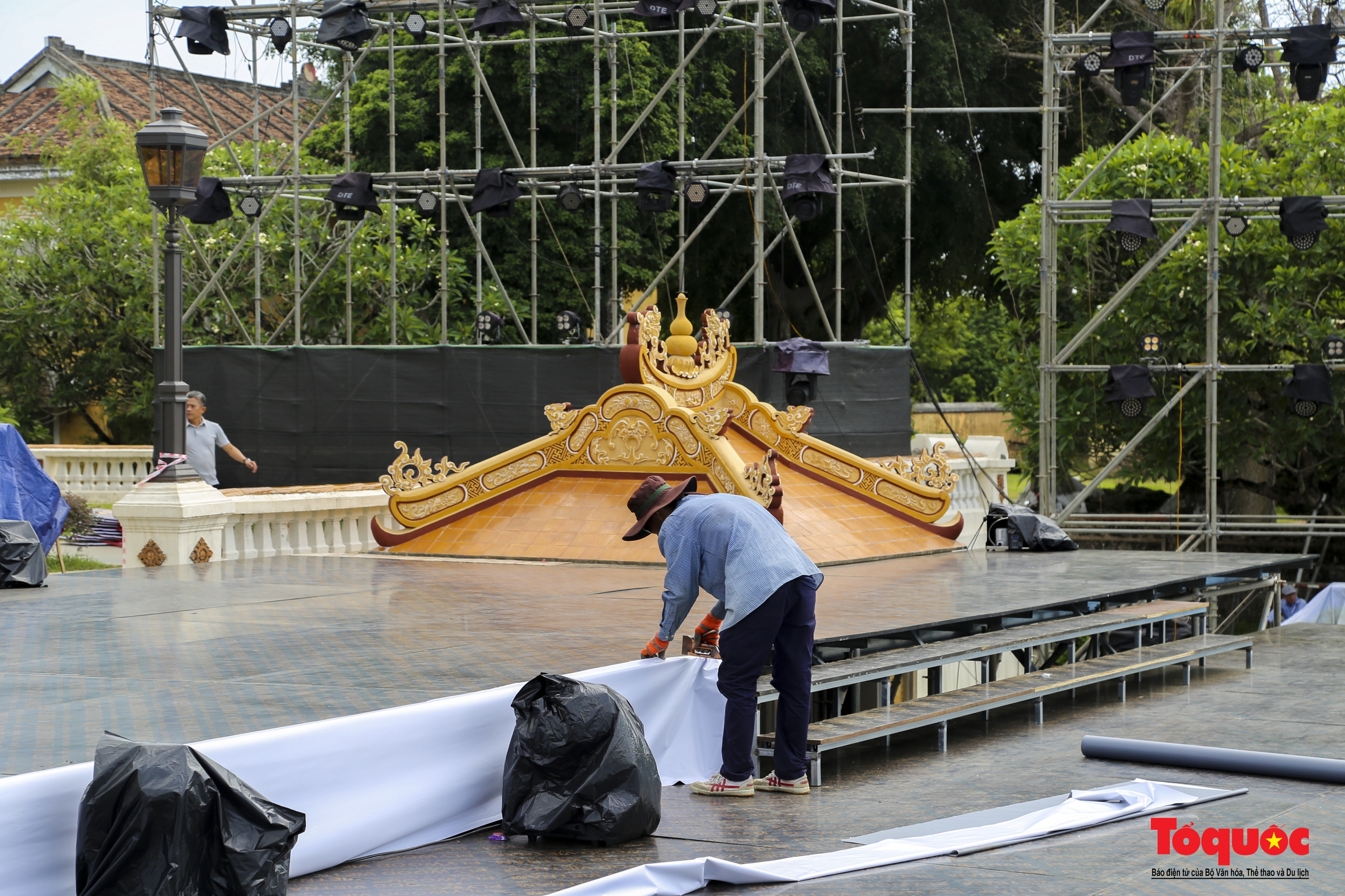 Lộ diện sân khấu khai mạc Tuần lễ Festival Huế tại cung điện đẹp bậc nhất triều Nguyễn - Ảnh 4.