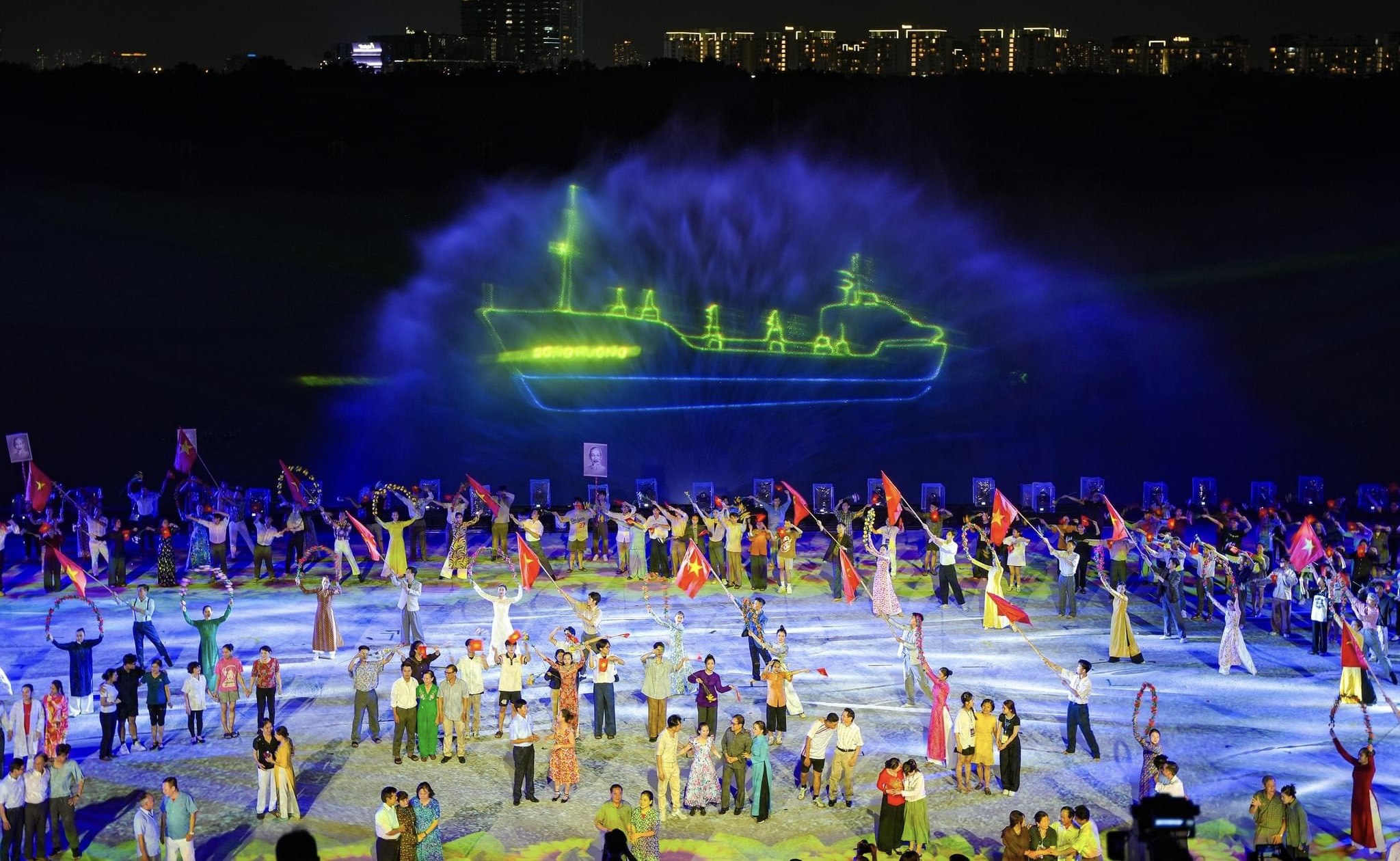 हो ची मिन्ह सिटी: 2024 के पहले 7 महीनों में पर्यटन राजस्व 23,853 बिलियन VND तक पहुँच गया - फोटो 1. TP.HCM: Doanh thu du lịch lữ hành 7 tháng đầu năm 2024 đạt 23.853 tỷ đồng - Ảnh 1.