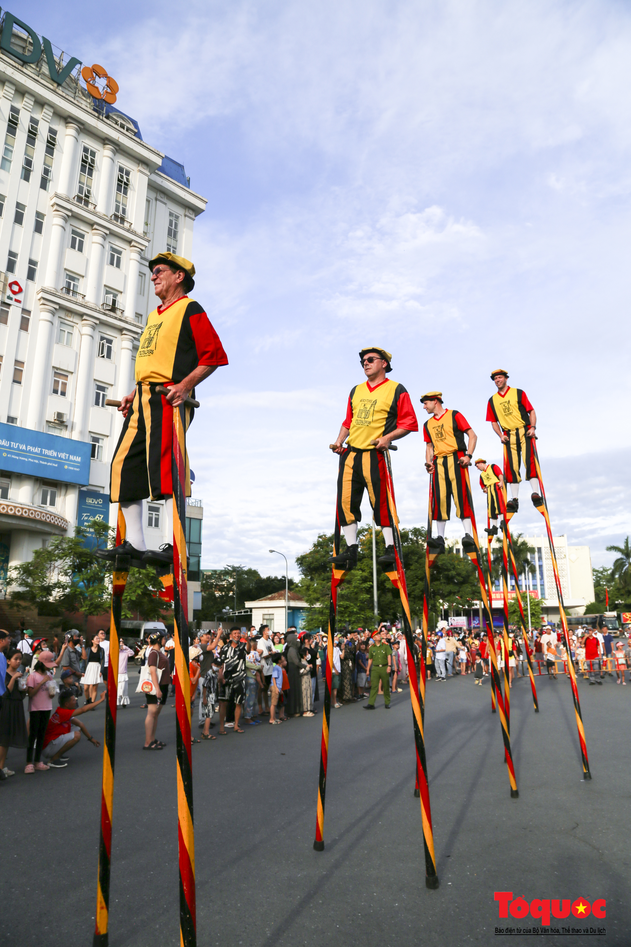 TP Huế sôi động trong Lễ hội đường phố &quot;Sắc màu văn hóa&quot; - Ảnh 19.