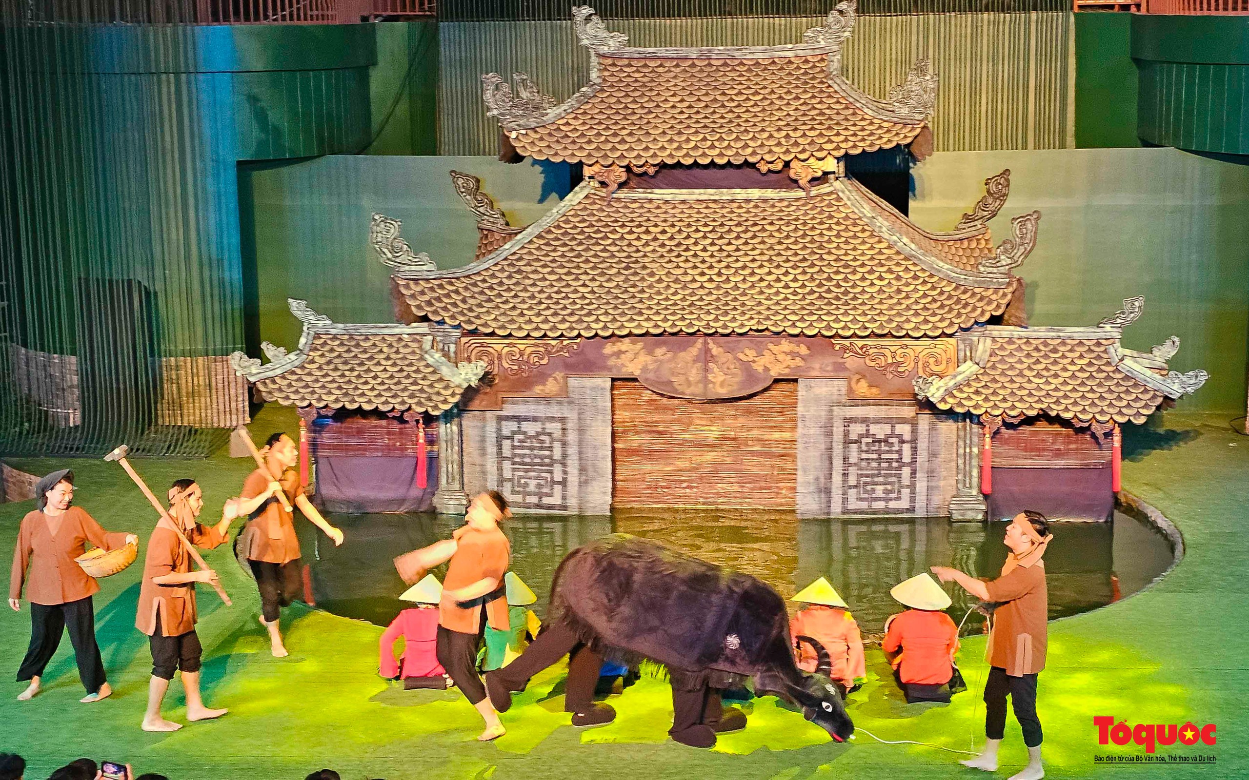 Du khách thích thú khám phá dòng chảy văn hóa Việt tại nhà hát múa rối lớn nhất miền Trung - Ảnh 11.