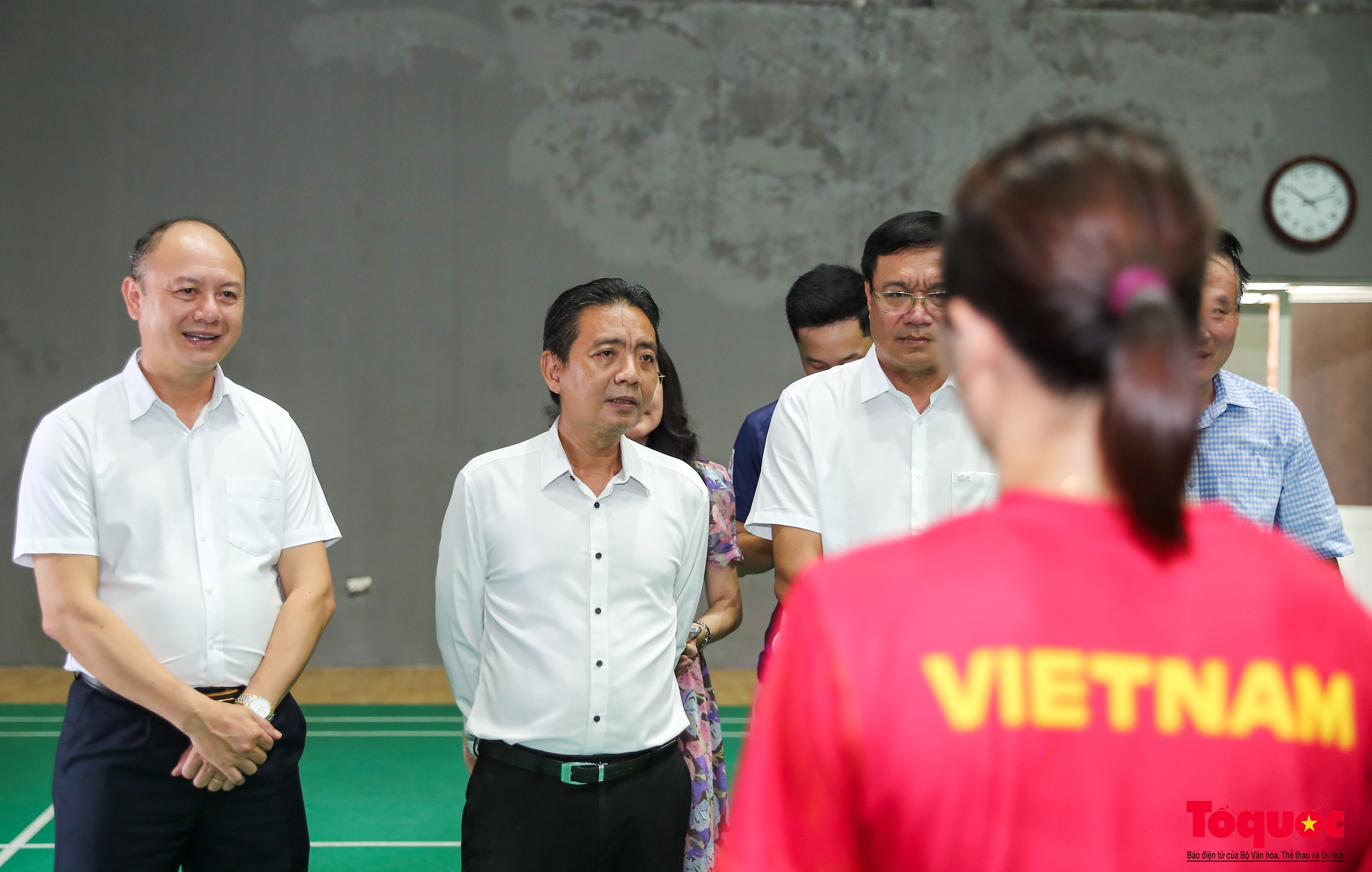 Chùm ảnh: Lãnh đạo Bộ VHTTDL thăm và động viện đội tuyển cầu lông dự Olympic 2024 - Ảnh 6.