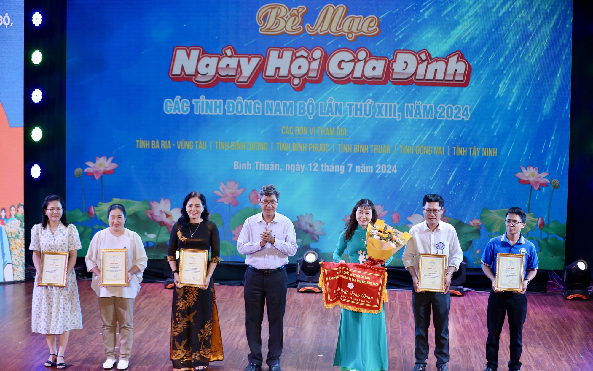 Bế mạc và trao giải Ngày hội gia đình các tỉnh Đông Nam Bộ 