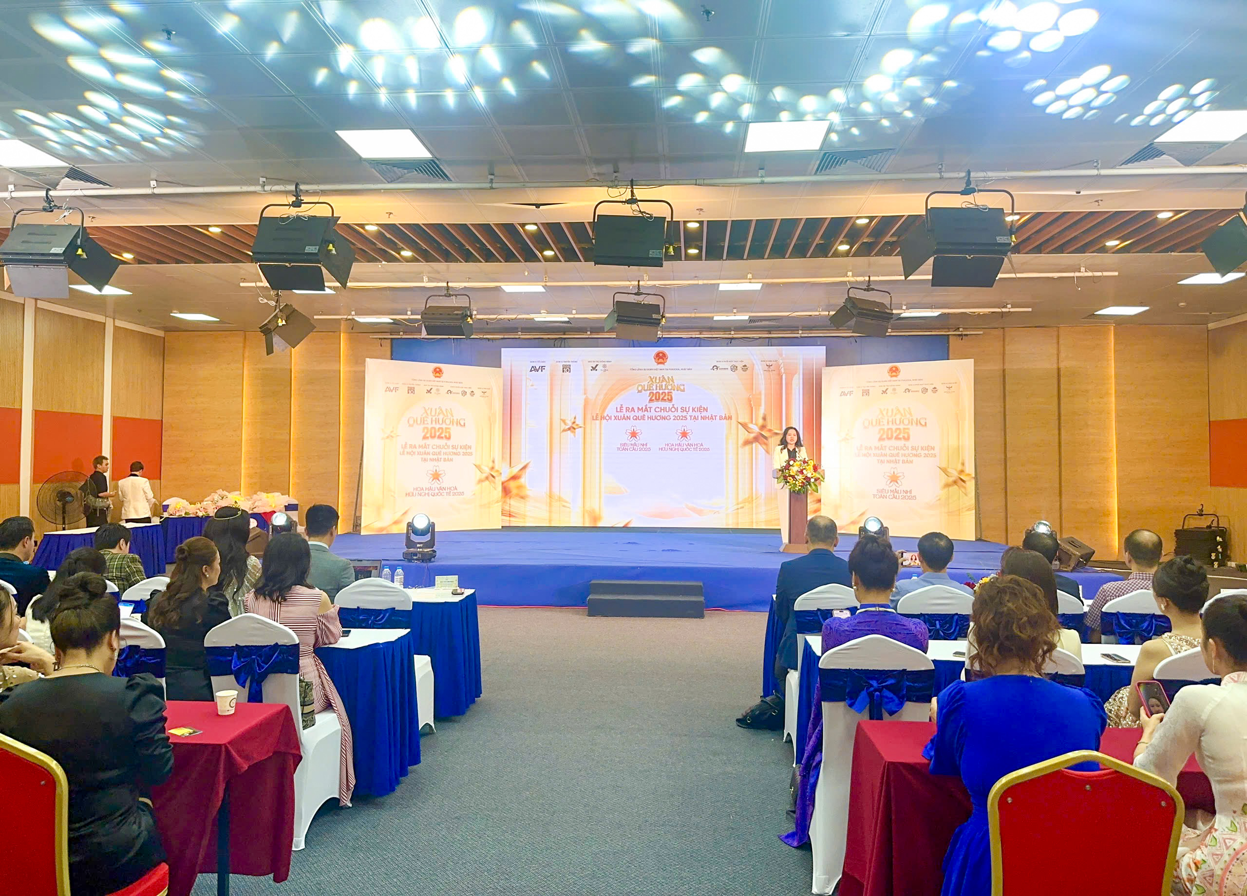 Lanzamiento de la serie de eventos  Ra mắt chuỗi sự kiện