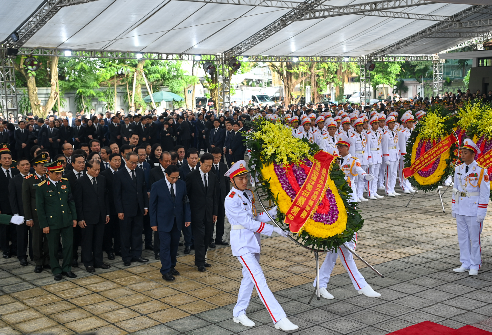 Lãnh đạo Đảng, Nhà nước viếng Tổng Bí thư Nguyễn Phú Trọng - Ảnh 9.