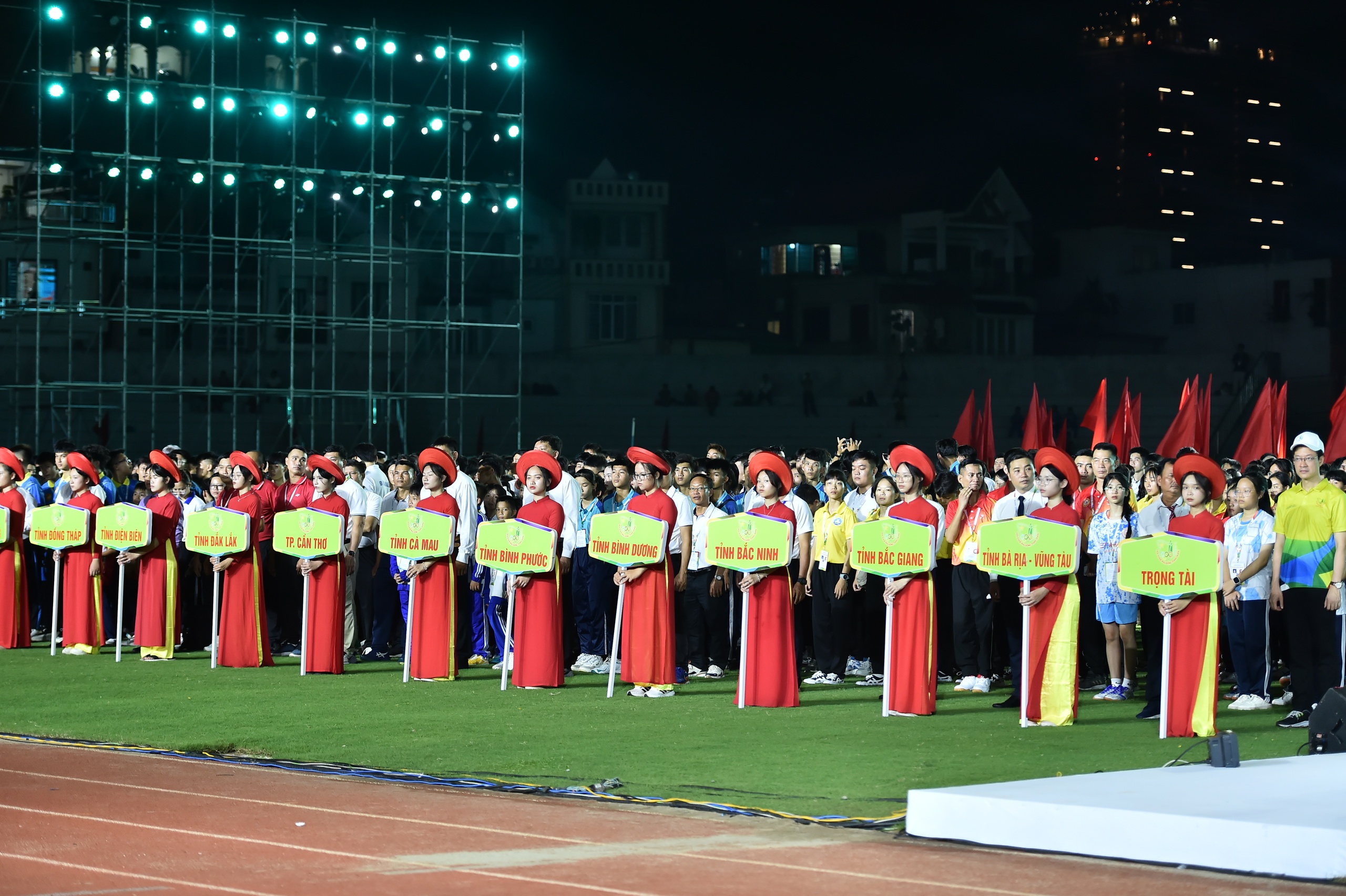 2024 yılında 10. Ulusal Phu Dong Spor Festivali'nin resmi açılışı - Fotoğraf 7. Chính thức khai mạc Hội khoẻ Phù Đổng toàn quốc lần thứ X năm 2024 - Ảnh 7.