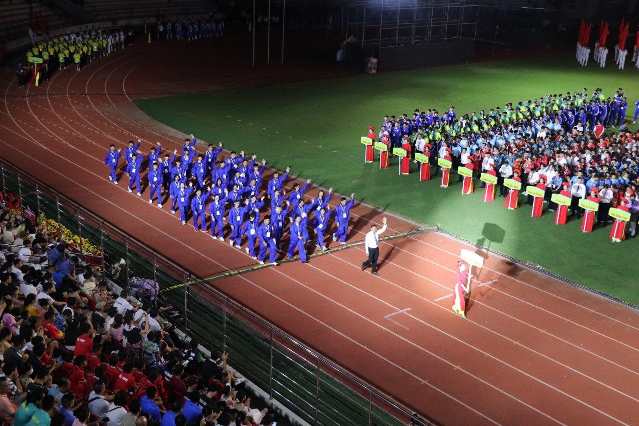 2024 yılında 10. Ulusal Phu Dong Spor Festivali'nin resmi açılışı - Fotoğraf 10. Chính thức khai mạc Hội khoẻ Phù Đổng toàn quốc lần thứ X năm 2024 - Ảnh 10.